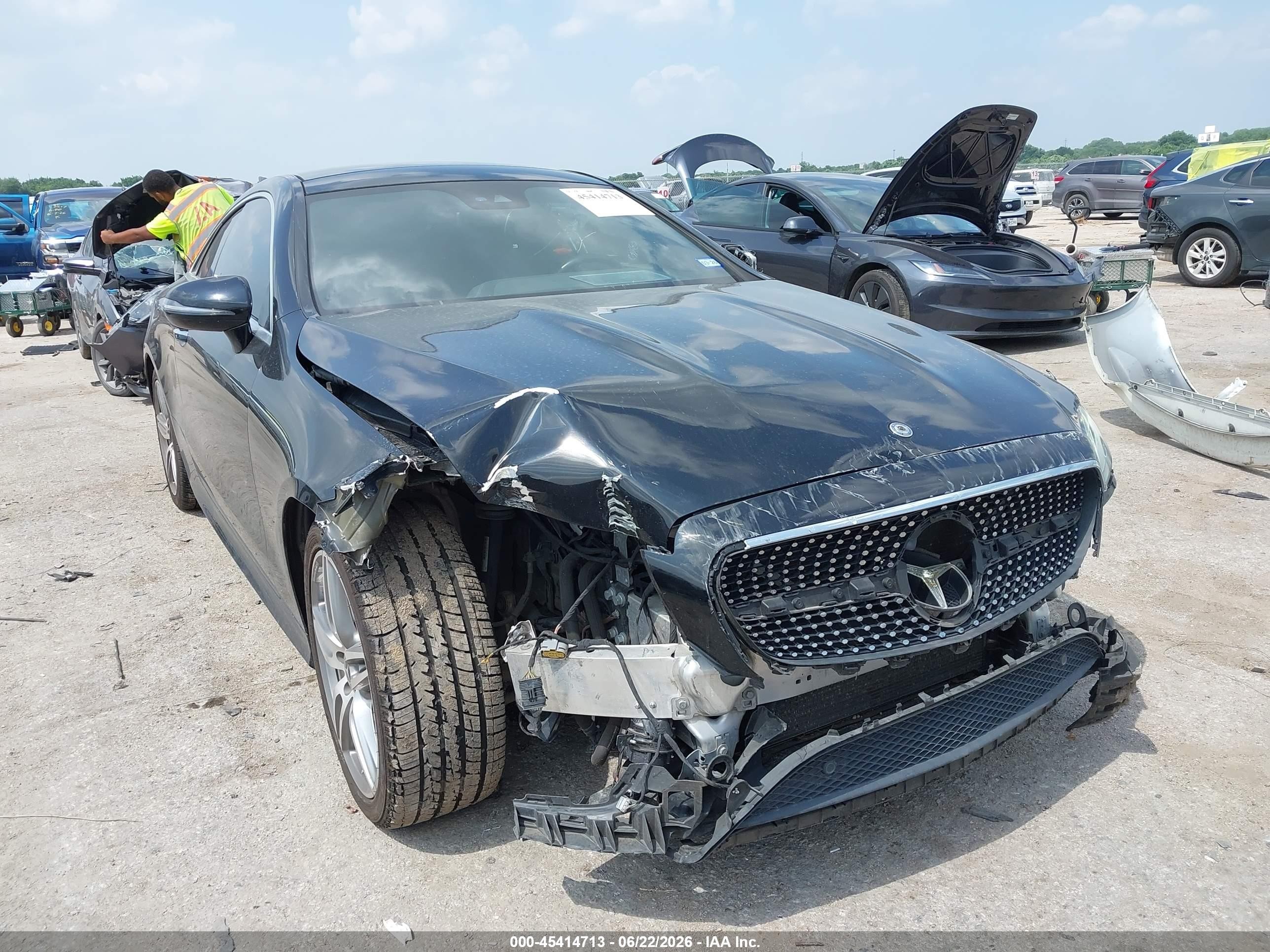 2018 Mercedes-Benz E 400, VIN WDD1J6FB9JF013542 — Front end