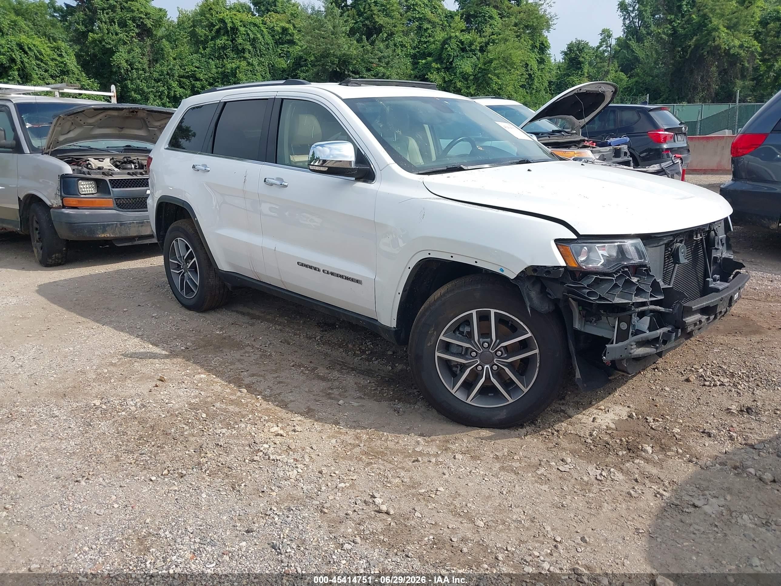 2020 Jeep Grand Cherokee Limited X, VIN 1C4RJFBG3LC299617 — Front end