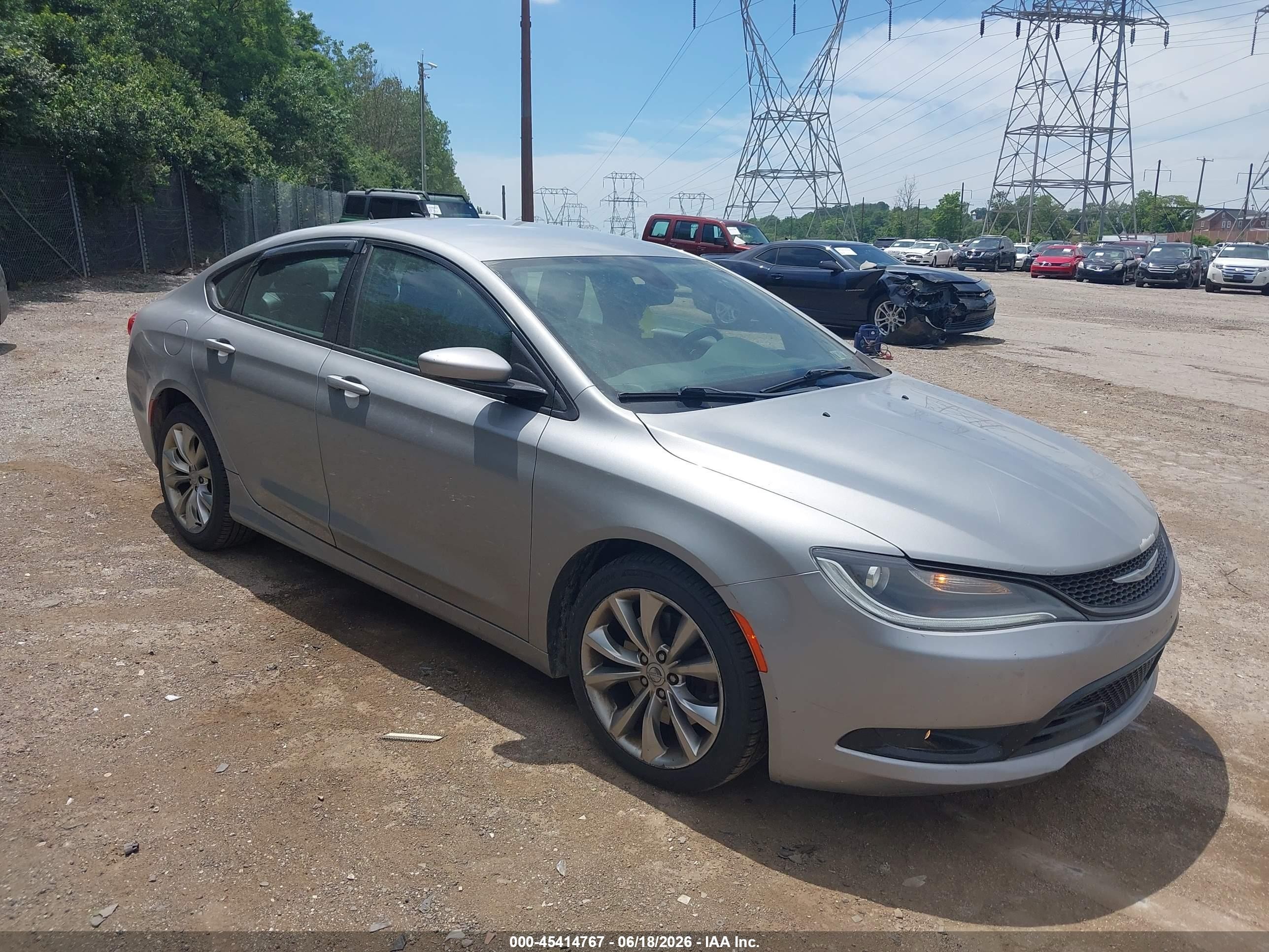 2015 Chrysler 200 S, VIN 1C3CCCBG8FN614035 — Normal wear