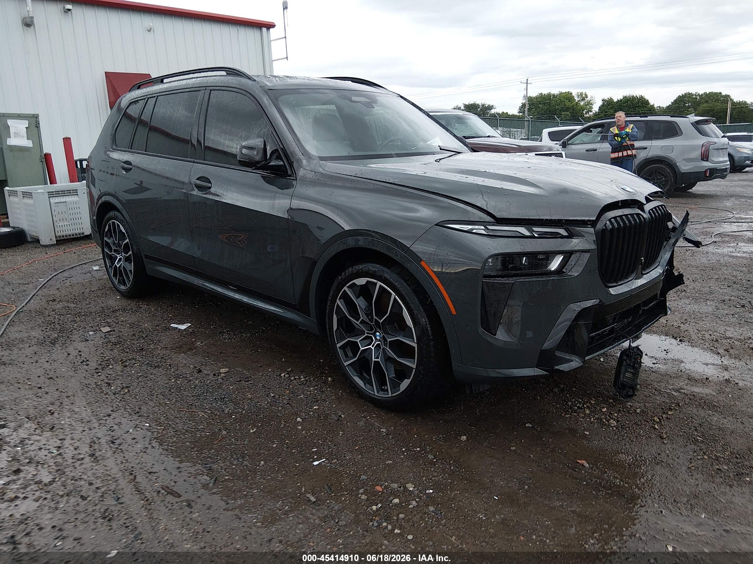 2026 BMW X7 xDrive40i, VIN 5UX23EM08T9030174 — Front end