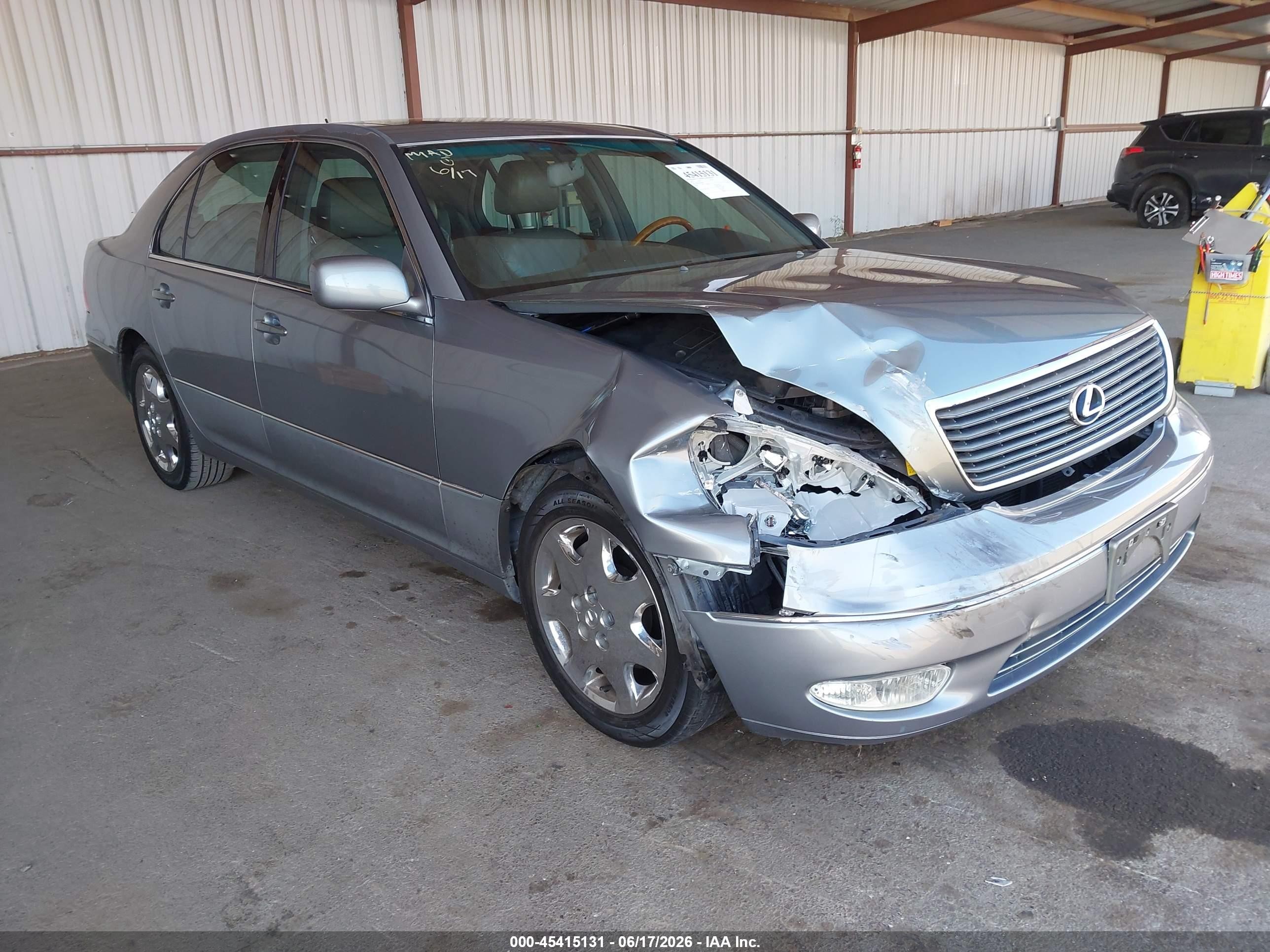 2001 Lexus LS 430, VIN JTHBN30F910003544 — Front end