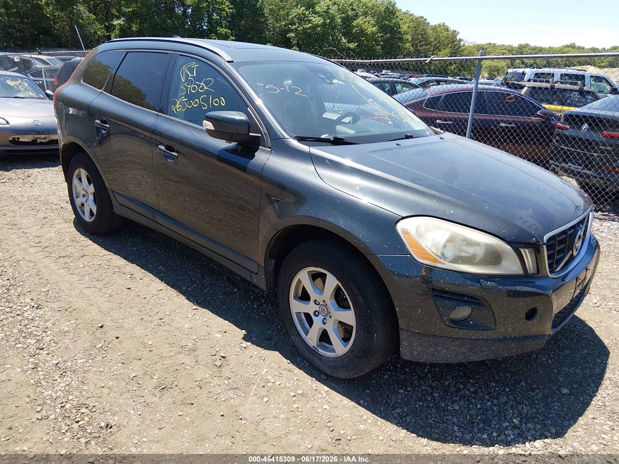 2010 Volvo XC60 3.2L, VIN YV4960DZ3A2062848 — Not stated