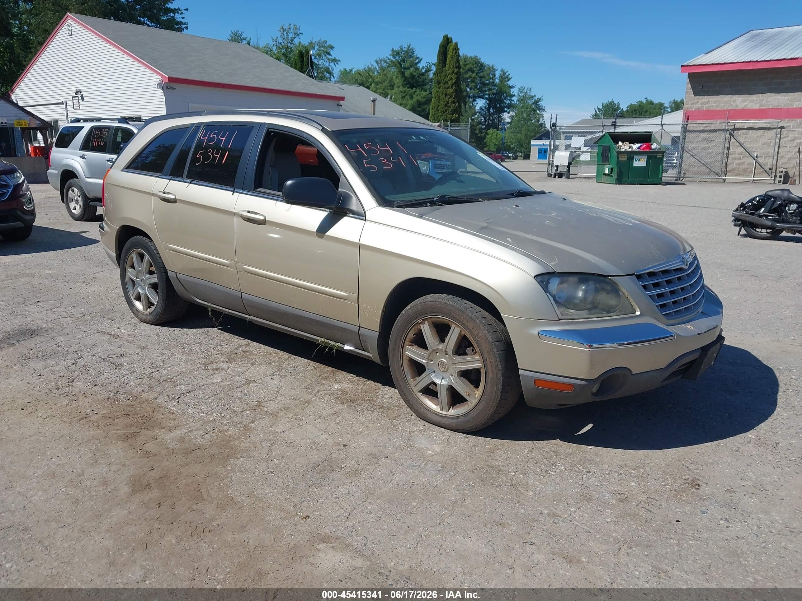 2006 Chrysler Pacifica Touring, VIN 2A8GF684X6R641218 — Normal wear