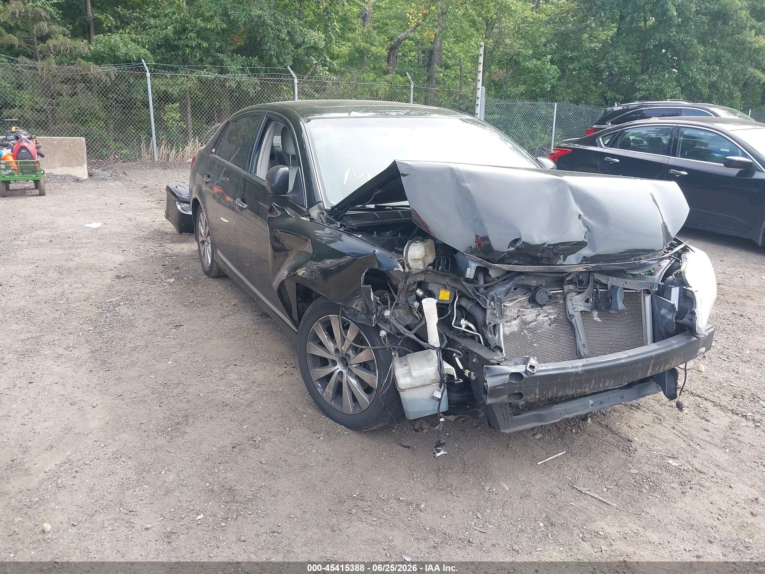 2011 Toyota Avalon, VIN 4T1BK3DBXBU410117 — Normal wear