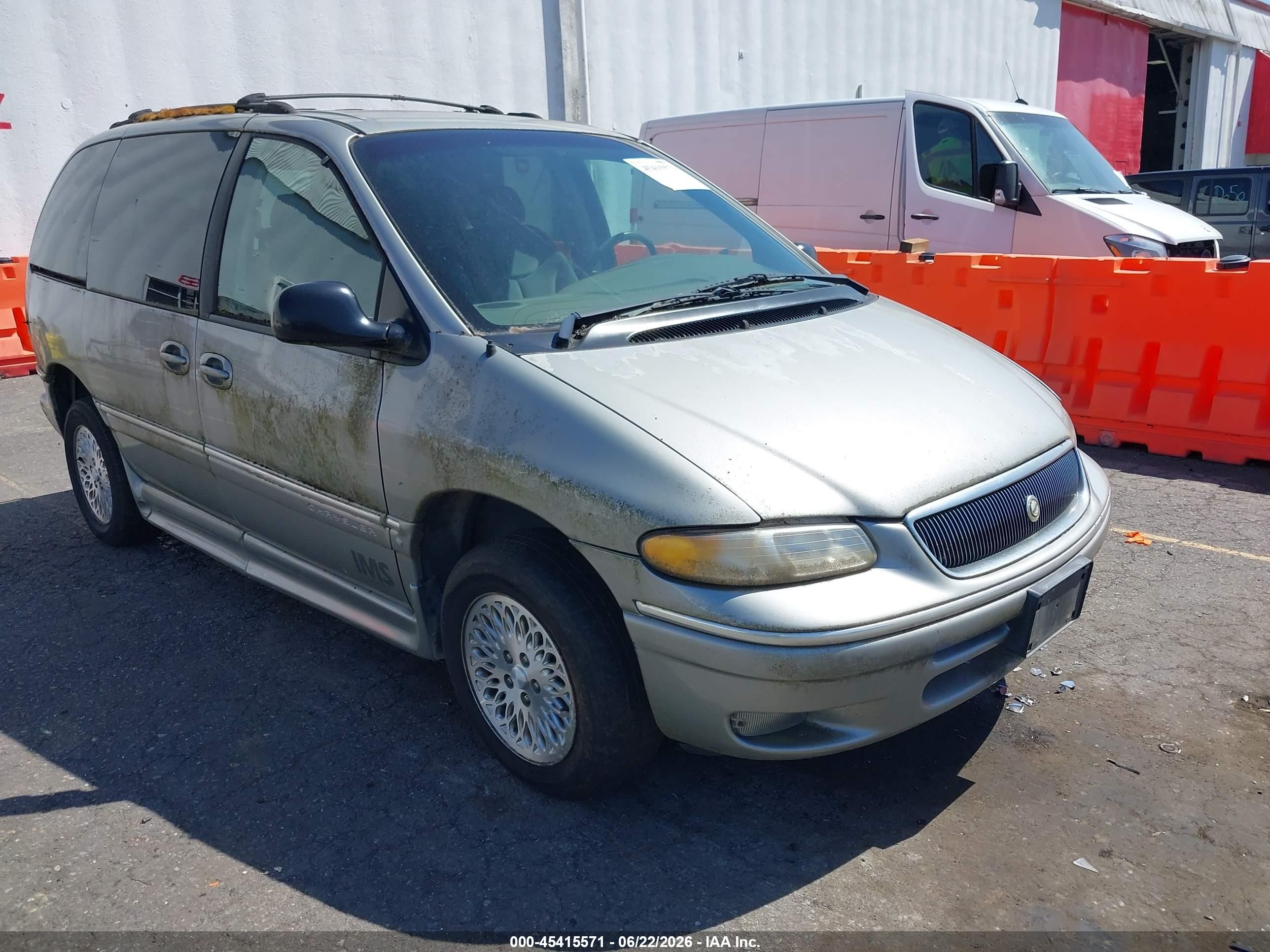 1997 Chrysler Town & Country, VIN 1C4GP55L1VB314505 — All over