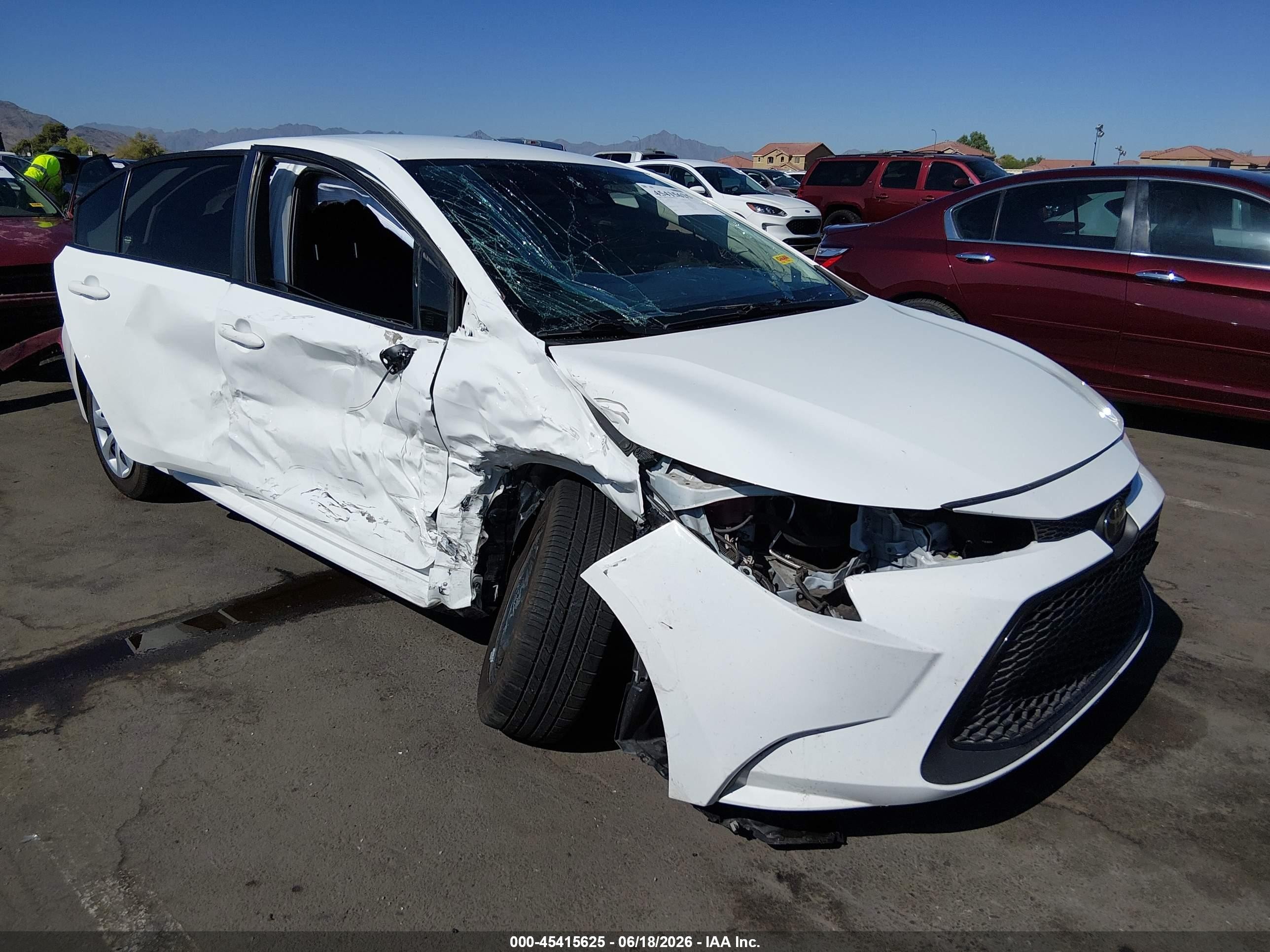 2022 Toyota Corolla LE, VIN JTDEPMAE4N3033432 — Side