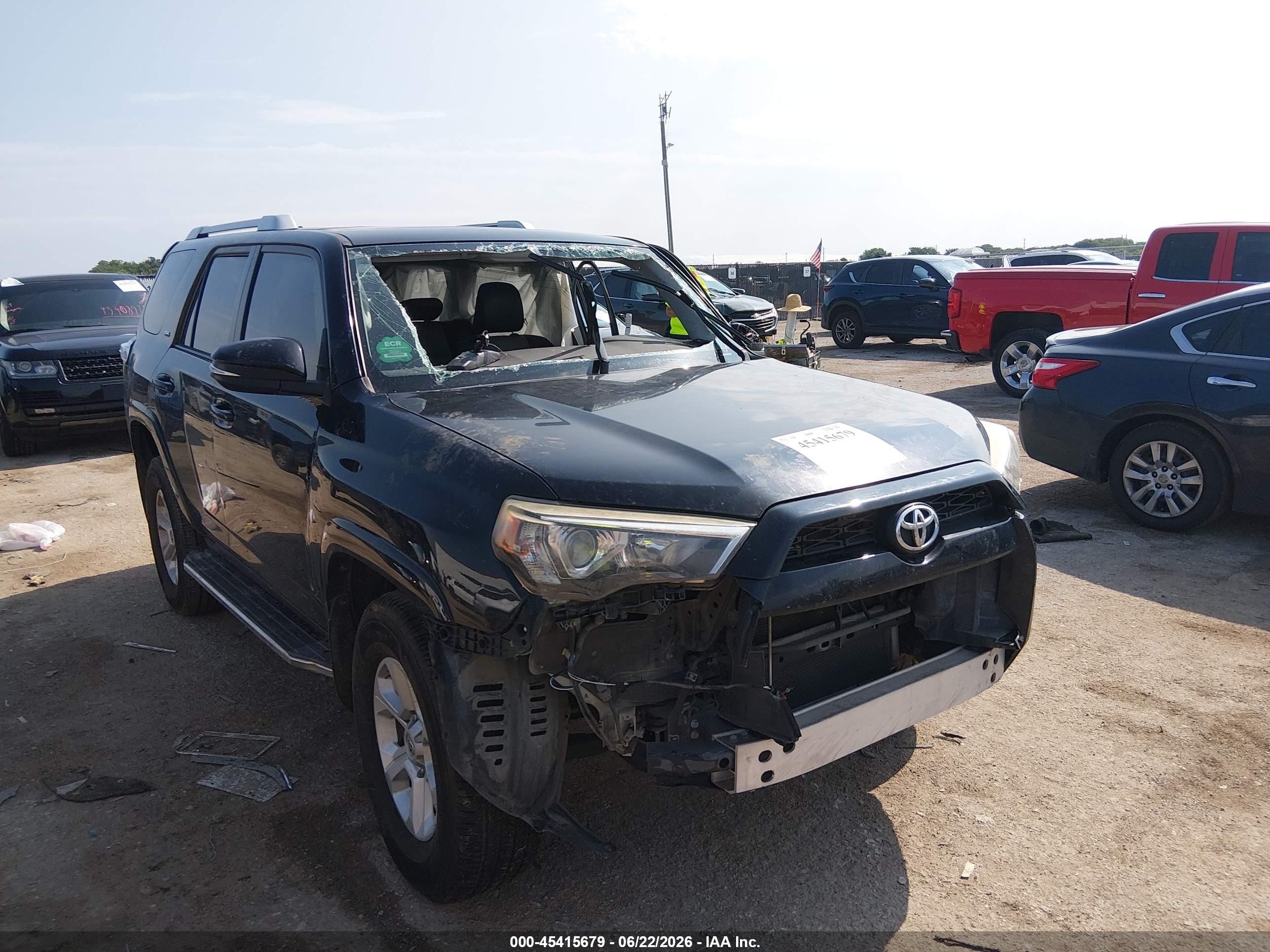 2016 Toyota 4Runner Limited, VIN JTEBU5JR2G5393645 — Бок