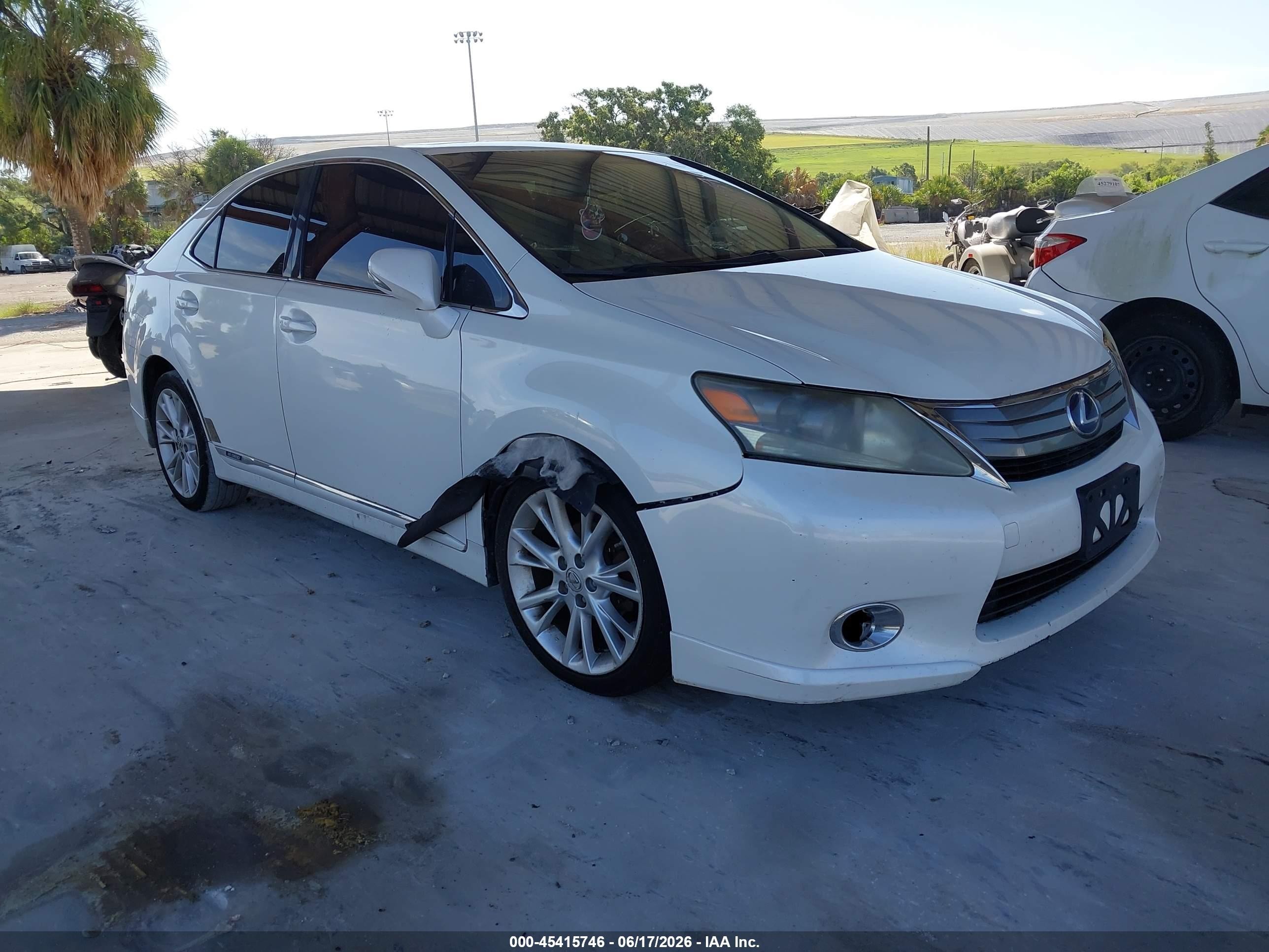 2010 Lexus HS 250h Premium, VIN JTHBB1BAXA2032165 — Normal wear