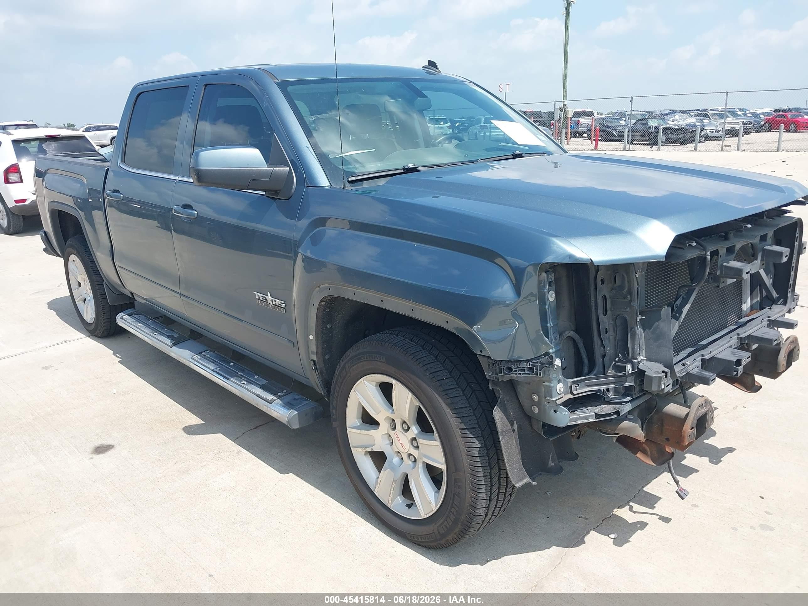 2014 GMC Sierra 1500 SLE, VIN 3GTP1UEC8EG369276 — Front end