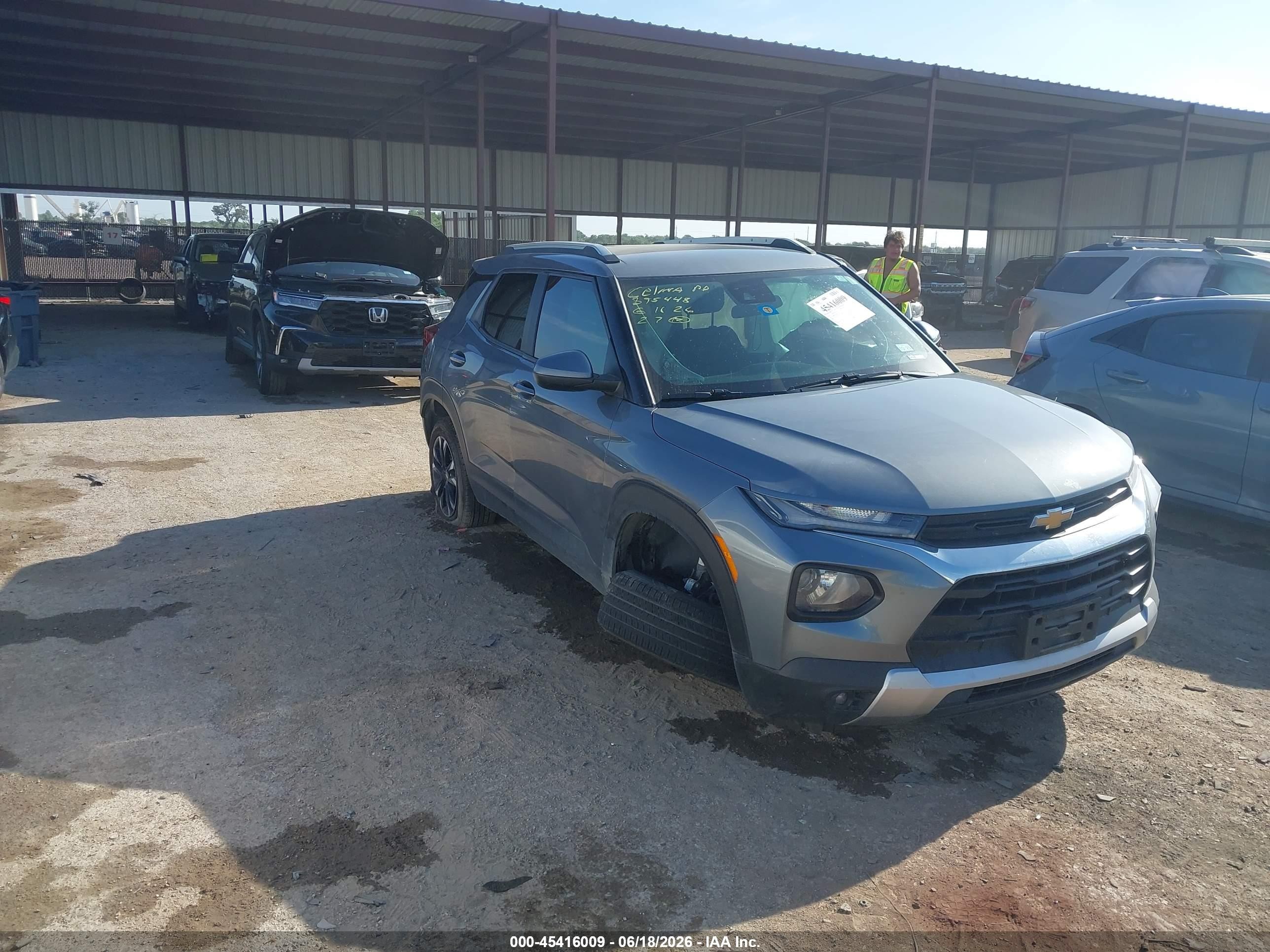 2022 Chevrolet TrailBlazer LT, VIN KL79MPSL1NB051107 — Front end