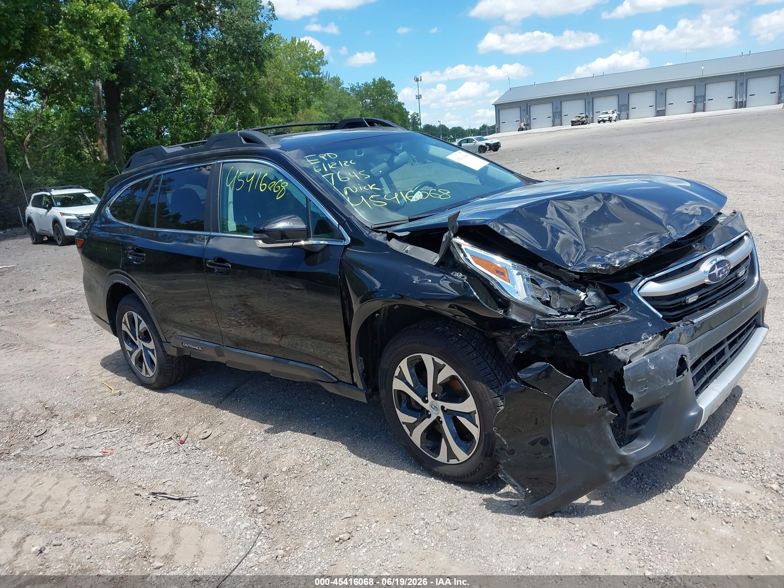 2022 Subaru Outback Limited, VIN 4S4BTANC6N3107645 — Front end