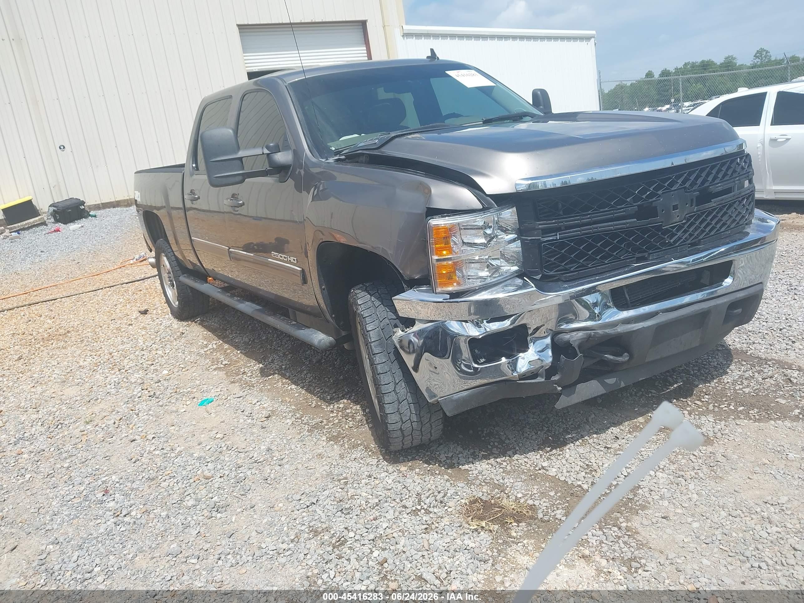 2012 Chevrolet Silverado 2500HD LTZ, VIN 1GC1KYC82CF208591 — Front end