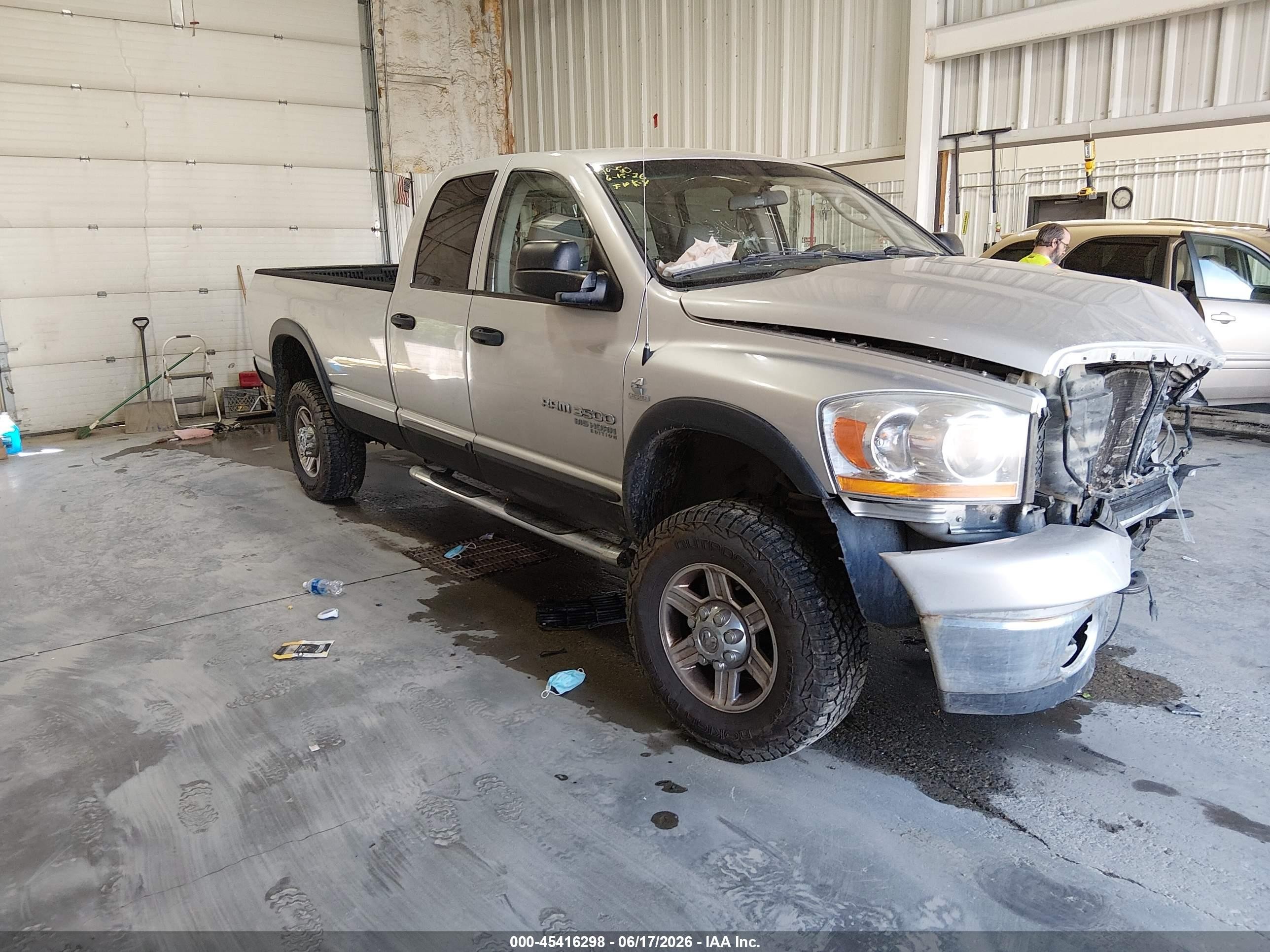2006 Dodge 3500 SLT, VIN 3D7LX38C06G265715 — Front end