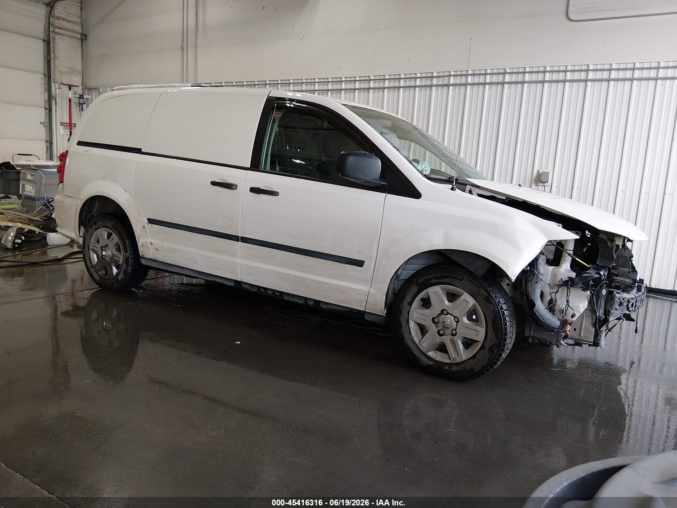 2013 Ram Cargo Van Tradesman, VIN 2C4RRGAG8DR622262 — Front end