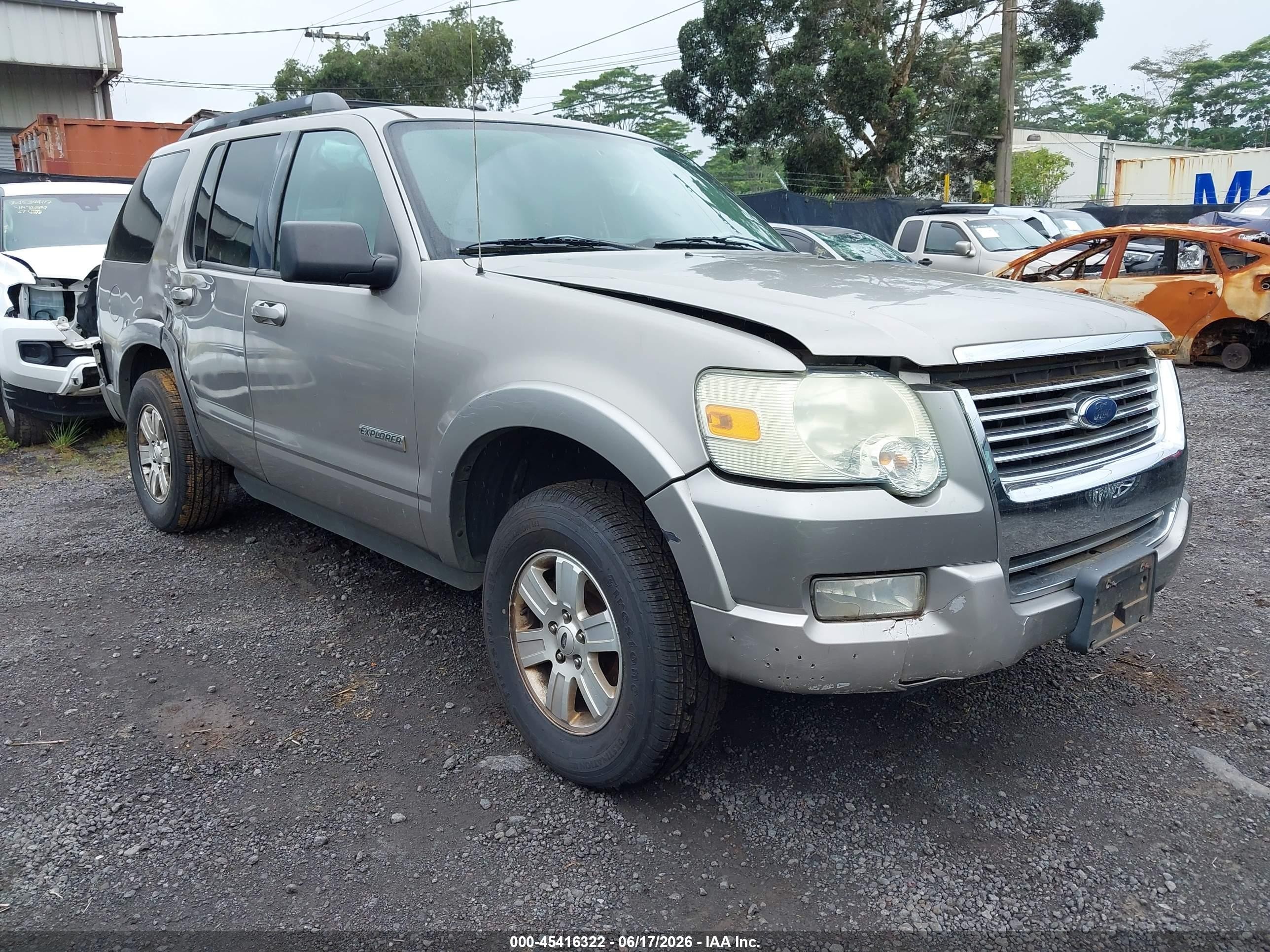 2008 Ford Explorer XLT, VIN 1FMEU63E78UA93071 — Side