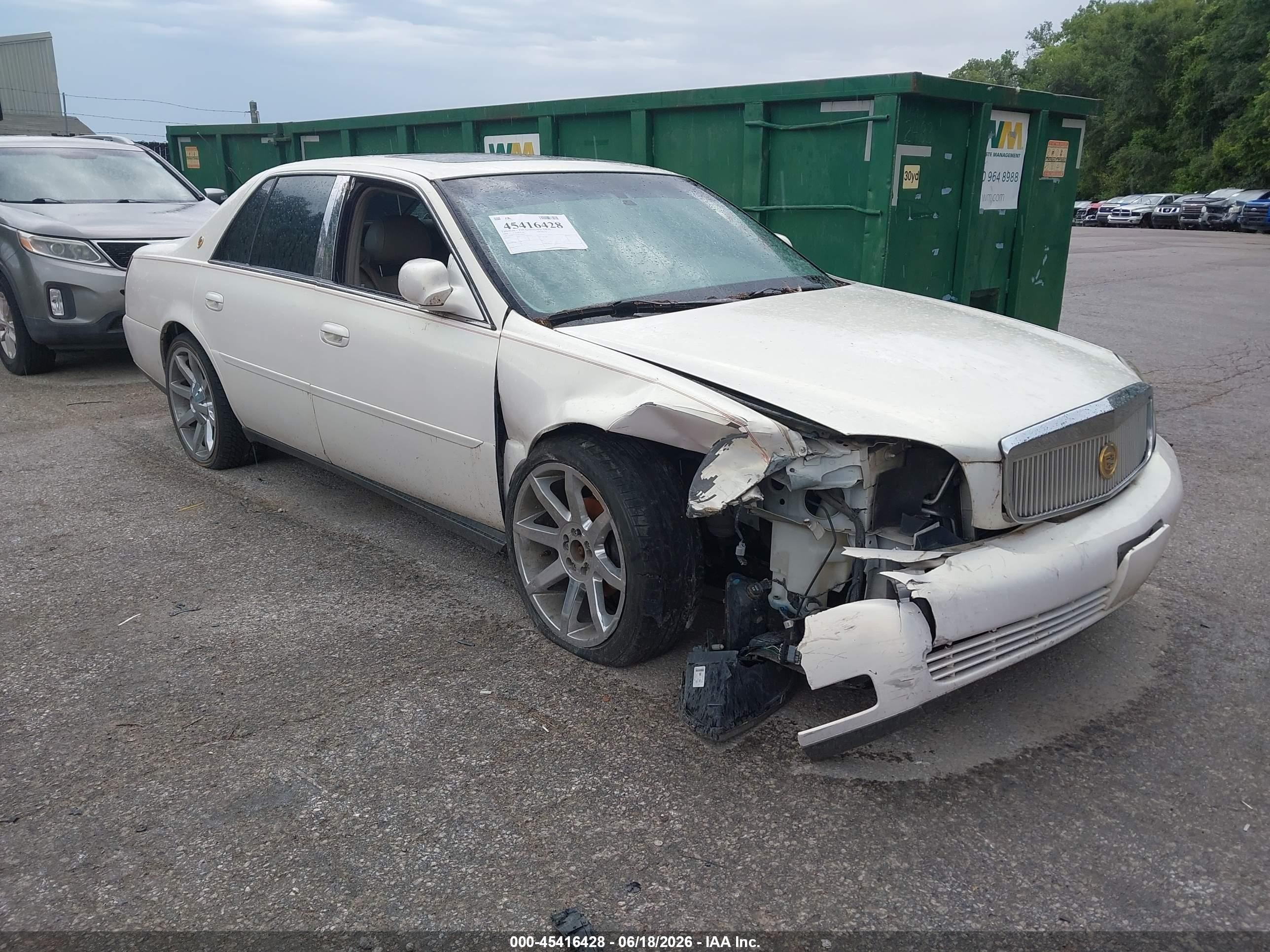 2004 Cadillac DeVille DHS, VIN 1G6KE57Y44U184962 — Front end