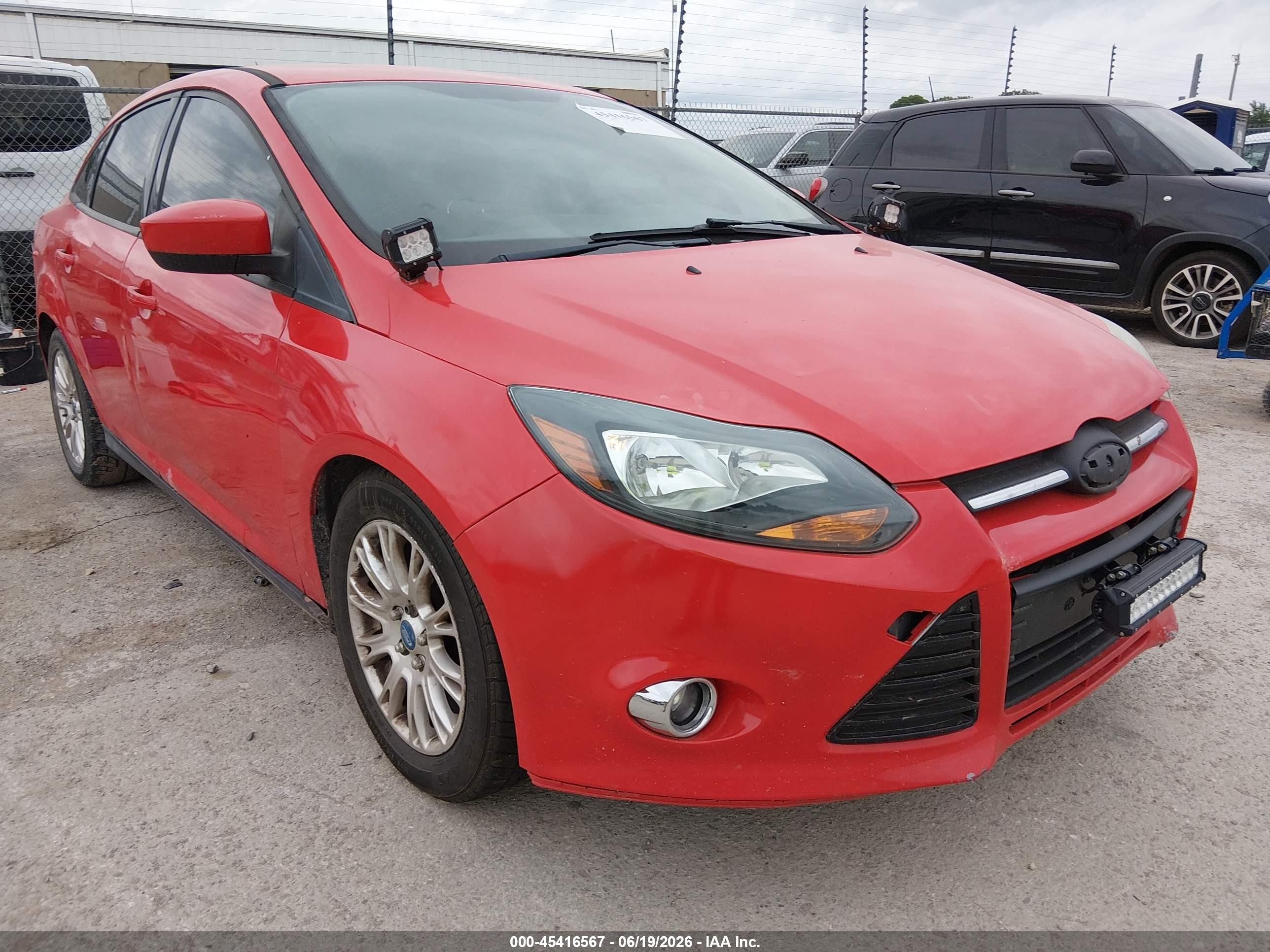 2012 Ford Focus SE, VIN 1FAHP3F24CL204267 — Normal wear