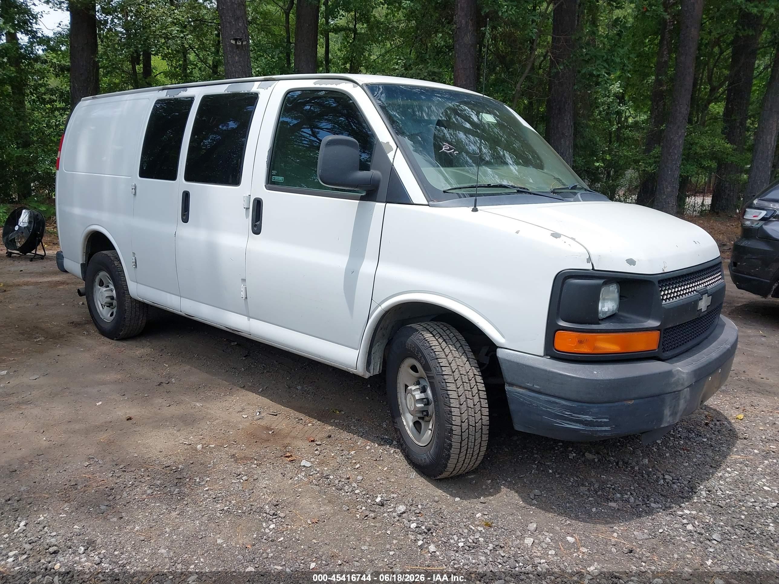 2011 Chevrolet Express Cargo, VIN 1GCWGFBA0B1103933 — Rear end