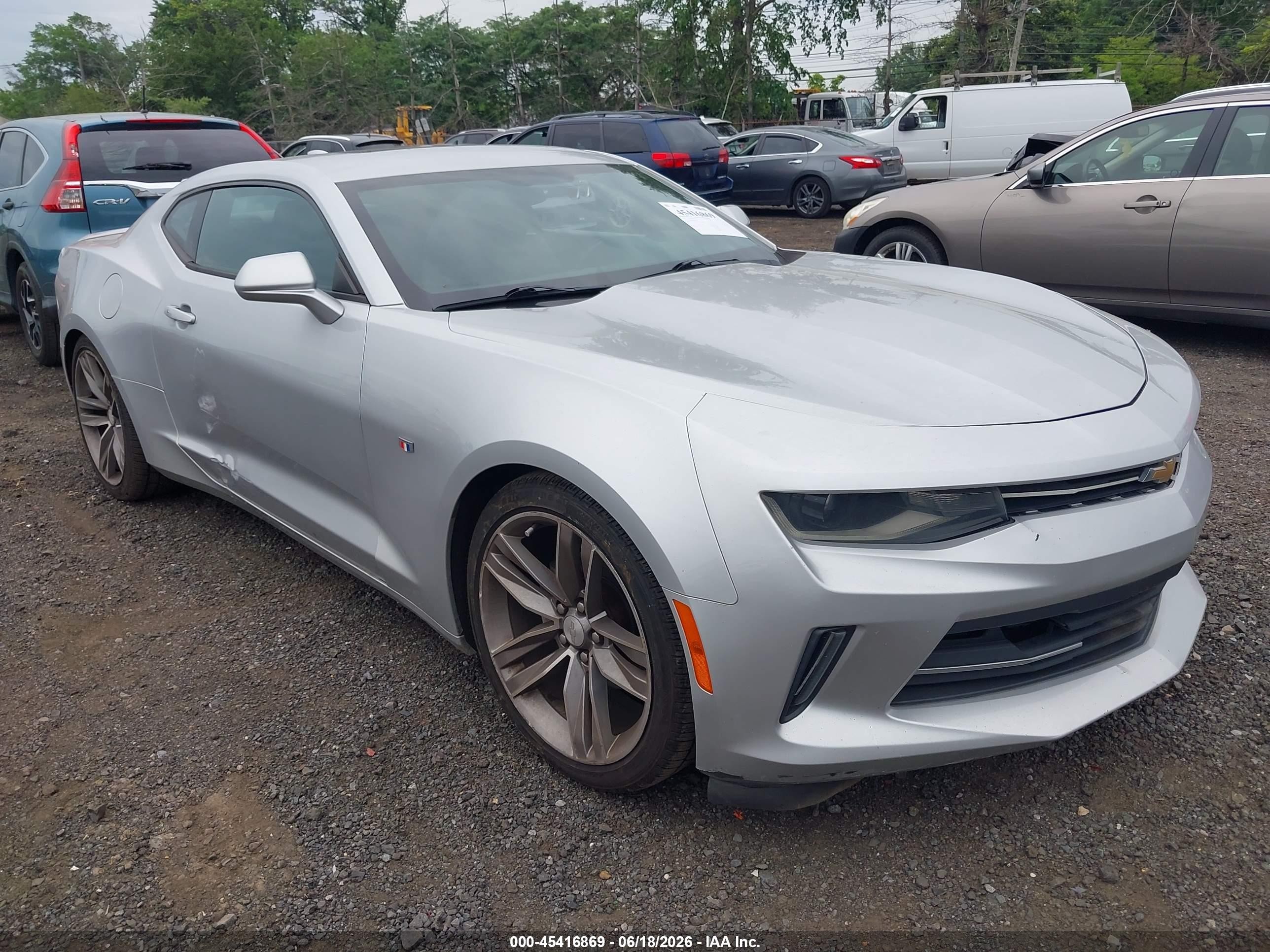 2017 Chevrolet Camaro 1LT, VIN 1G1FB1RS2H0201577 — Front end
