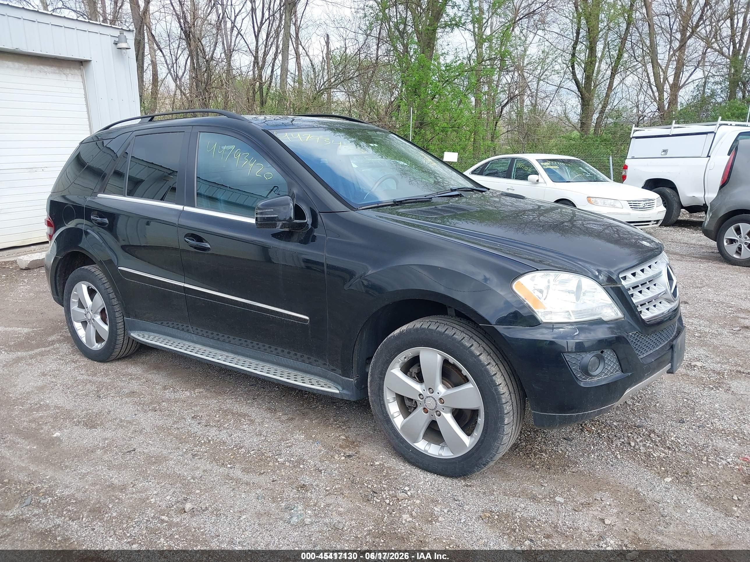2011 Mercedes-Benz M 350, VIN 4JGBB8GB6BA661484 — Front end