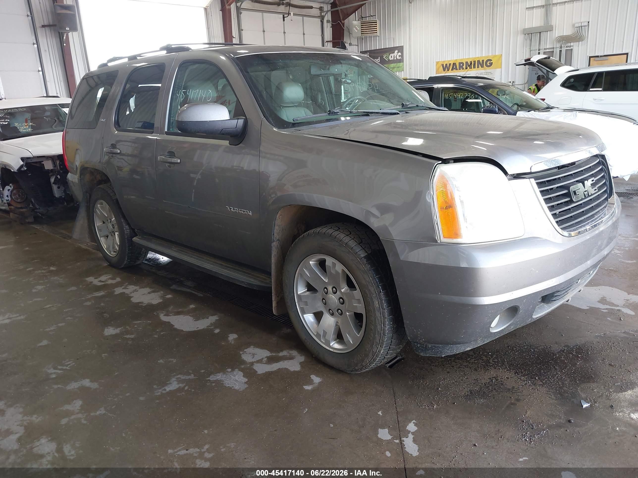 2012 GMC Yukon SLT, VIN 1GKS2CE09CR257434 — Rear end