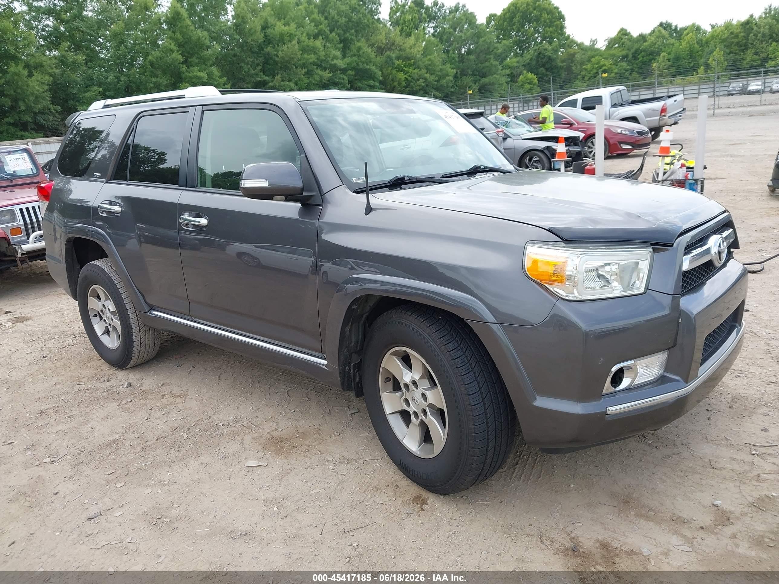 2012 Toyota 4Runner SR5, VIN JTEZU5JR5C5037294 — Front end