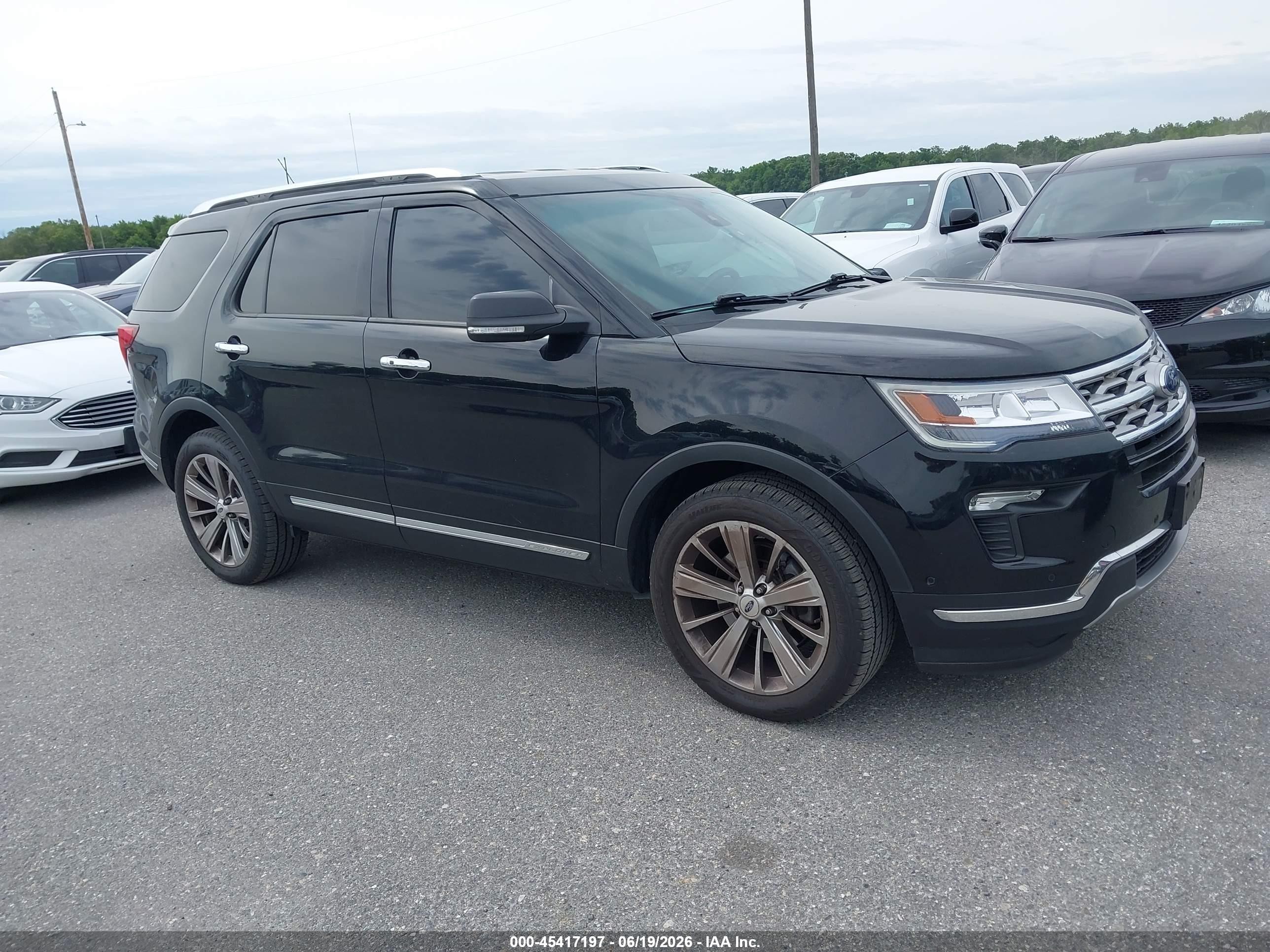 2018 Ford Explorer Limited, VIN 1FM5K8FH7JGA60096 — Normal wear
