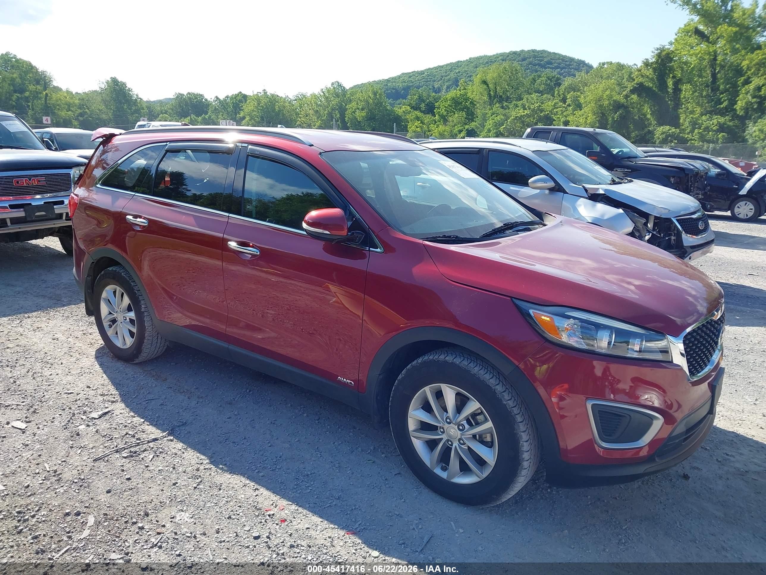 2016 Kia Sorento LX, VIN 5XYPGDA31GG098437 — Rear end