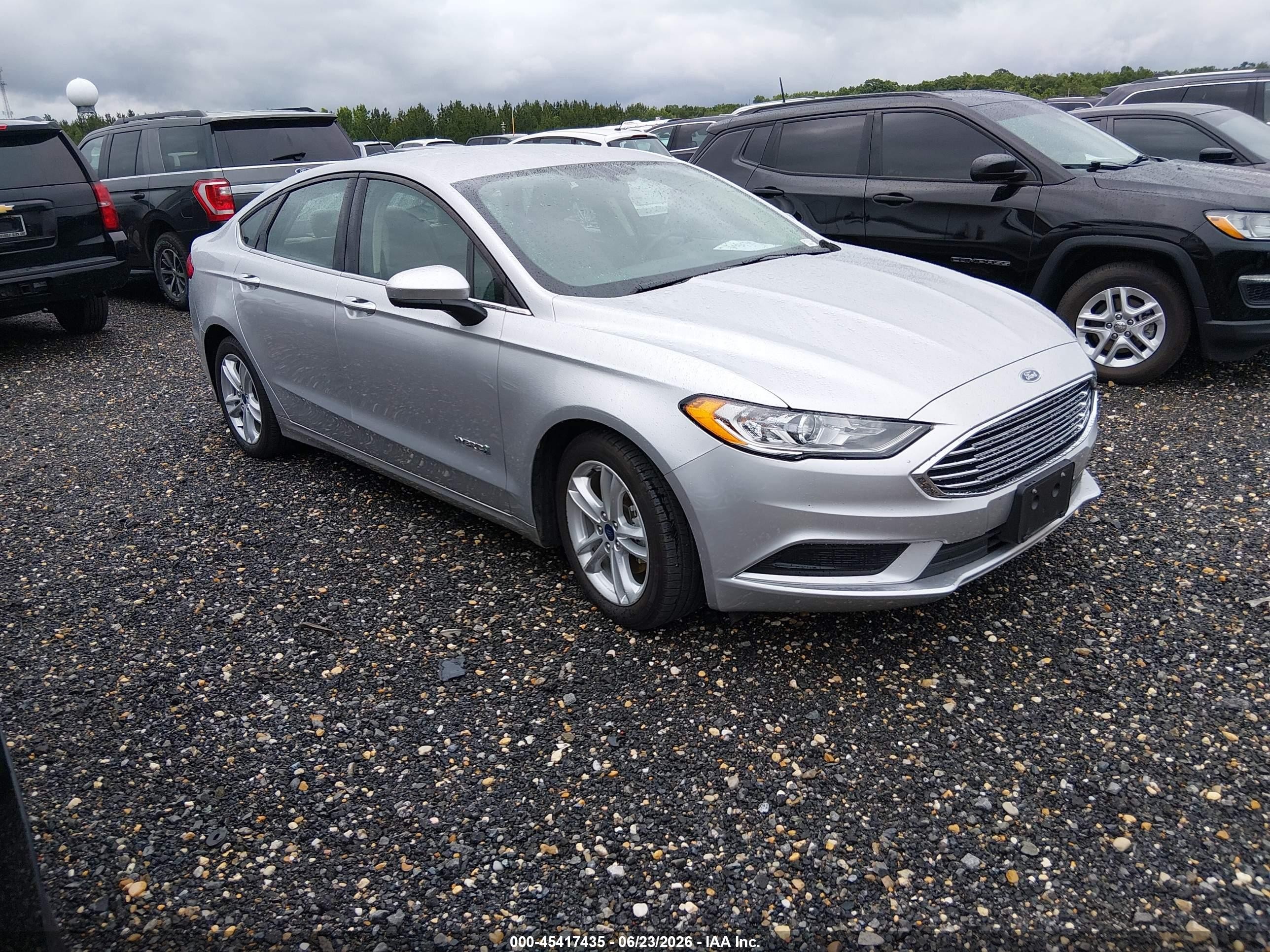 2018 Ford Fusion S, VIN 3FA6P0UU6JR254614 — Normal wear