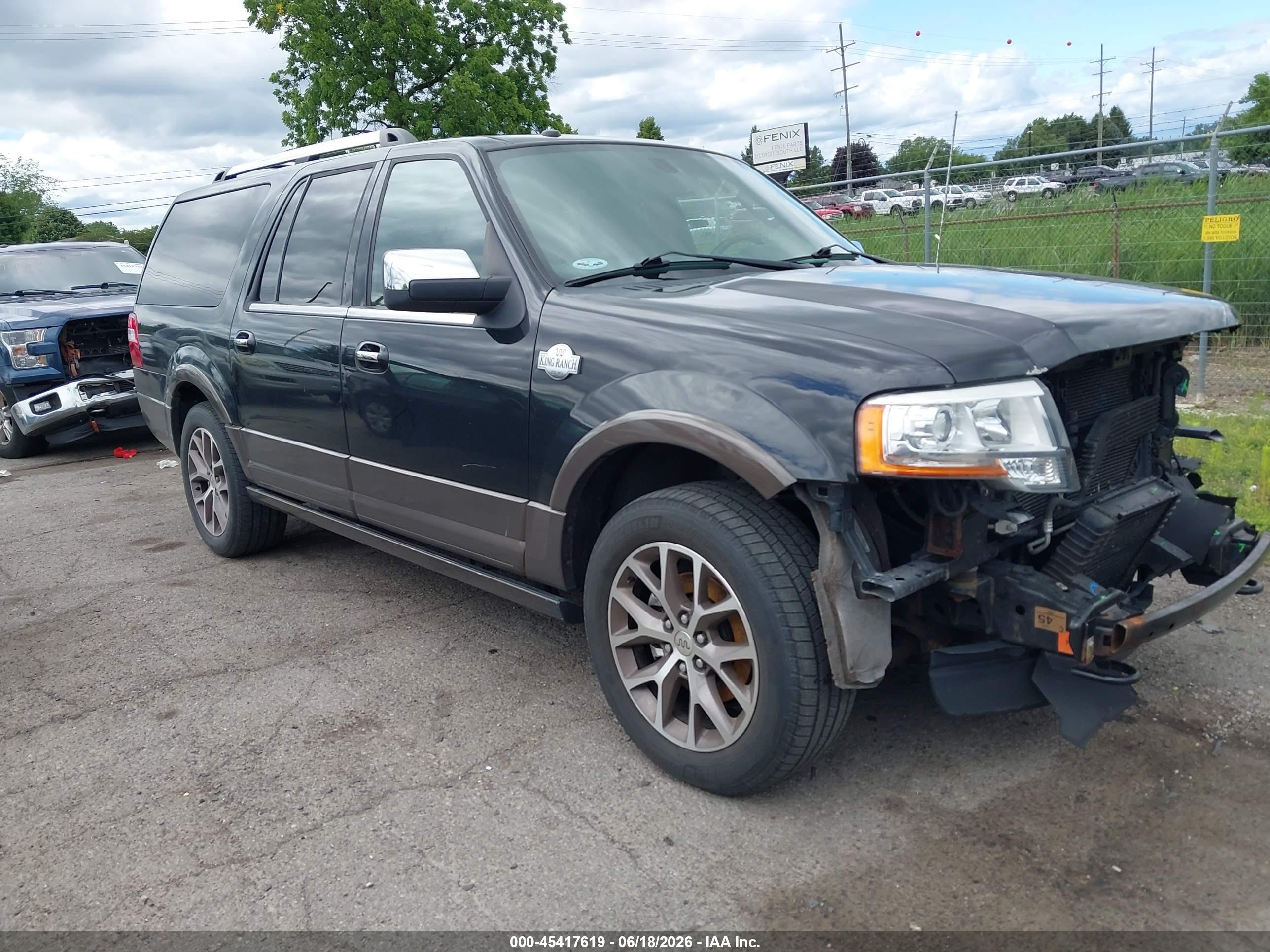 2015 Ford Expedition Max XLT, VIN 1FMJK1JT2FEF31656 — Front end