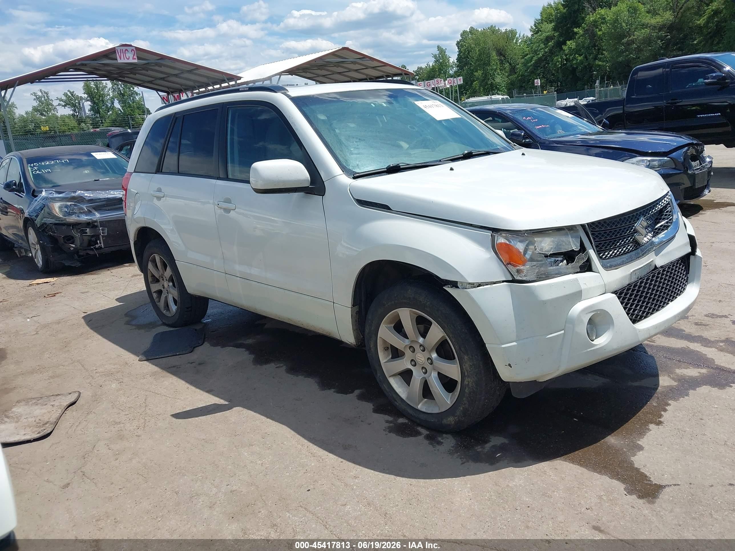 2011 Suzuki Grand Vitara Limited, VIN JS3TD0D70B4100010 — Front end