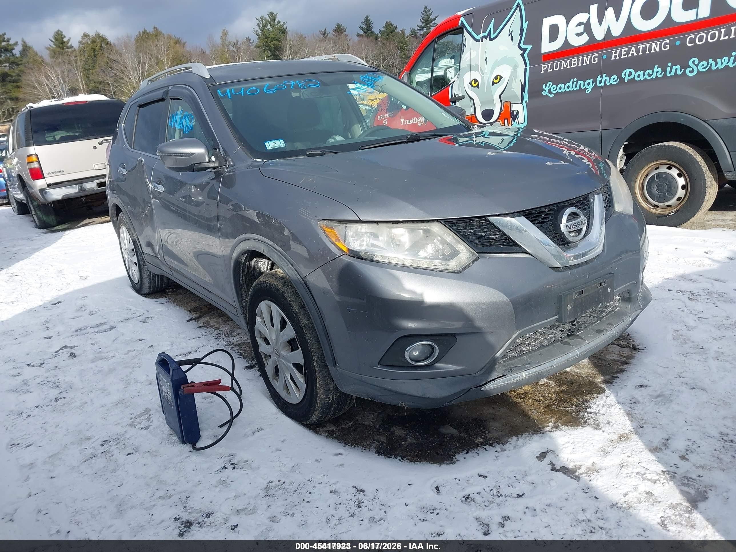 2016 Nissan Rogue SV, VIN KNMAT2MV6GP647033 — Бок