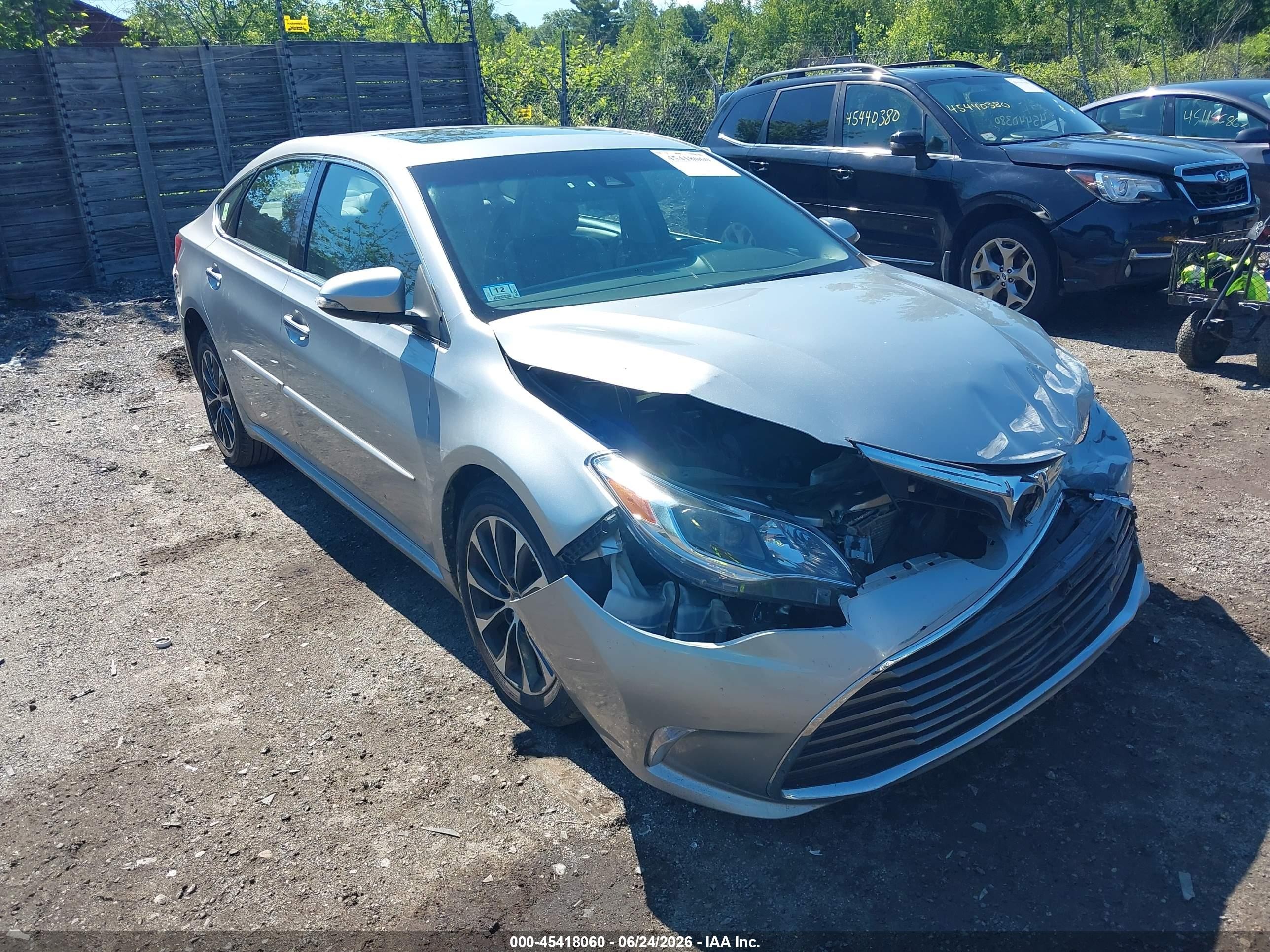 2017 Toyota Avalon Touring, VIN 4T1BK1EB8HU255191 — Front end