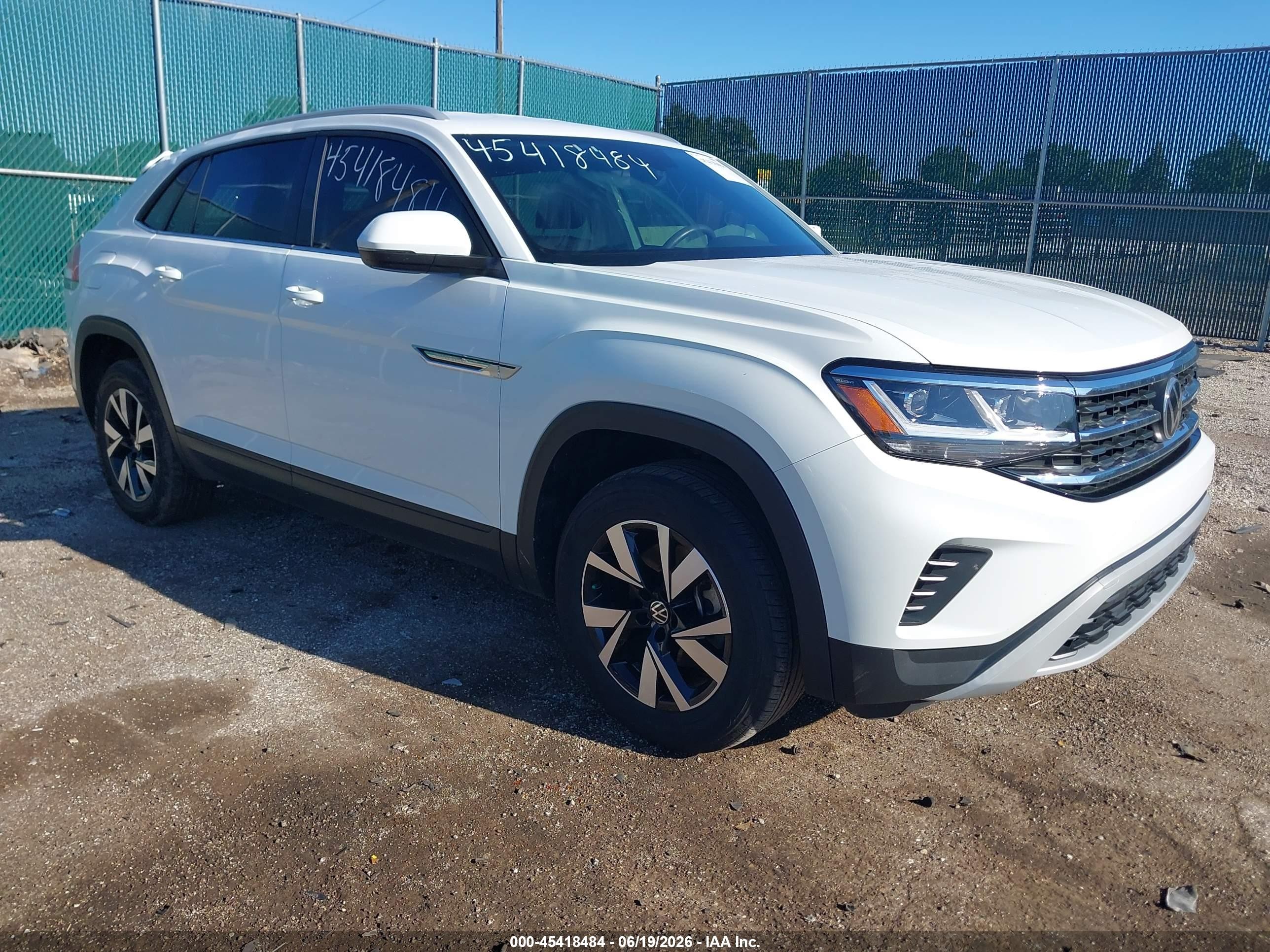 2022 Volkswagen Atlas SE, VIN 1V2DC2CA6NC210874 — Rear end