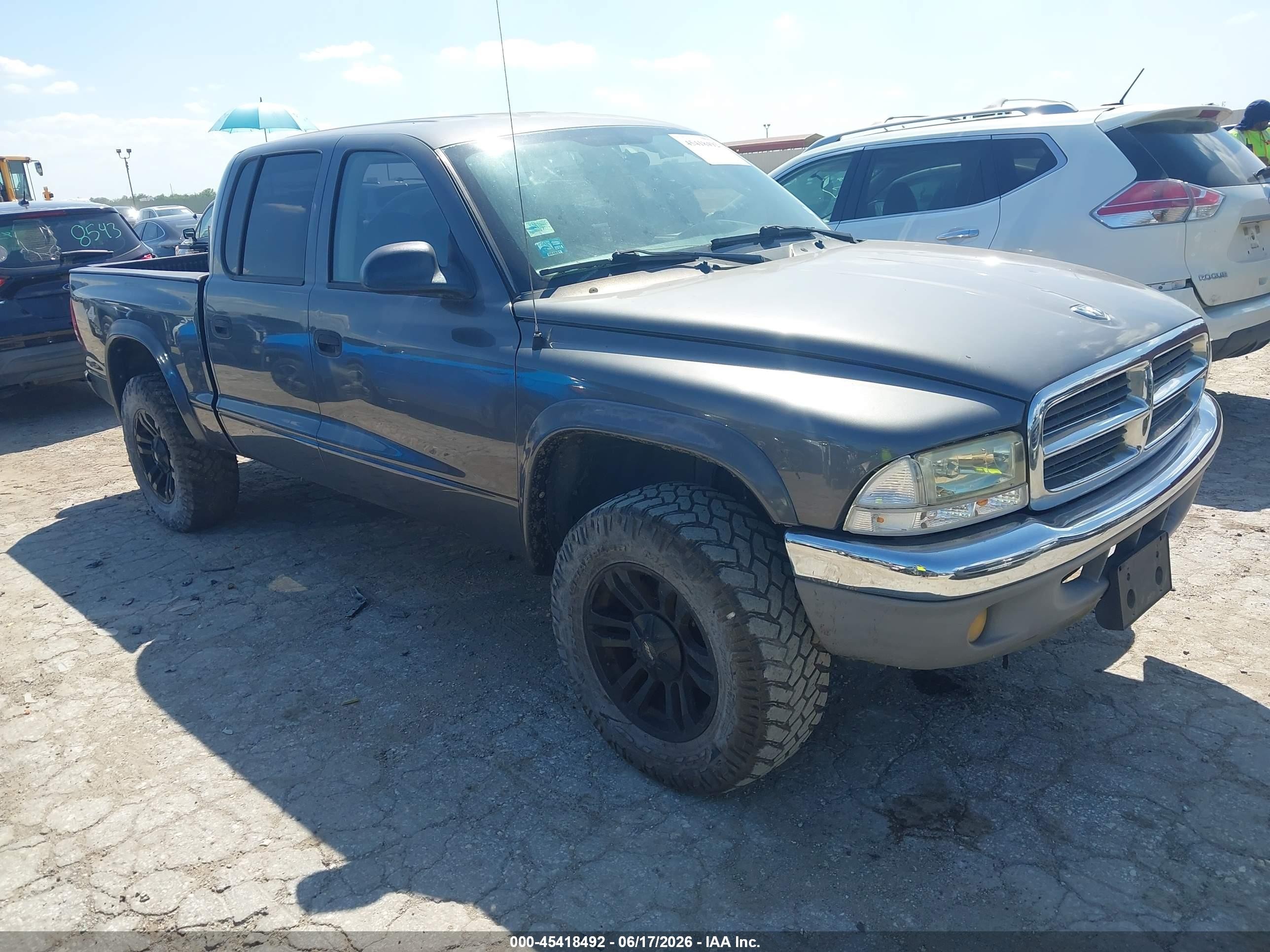 2003 Dodge Dakota SLT, VIN 1D7HG48N03S276067 — Normal wear