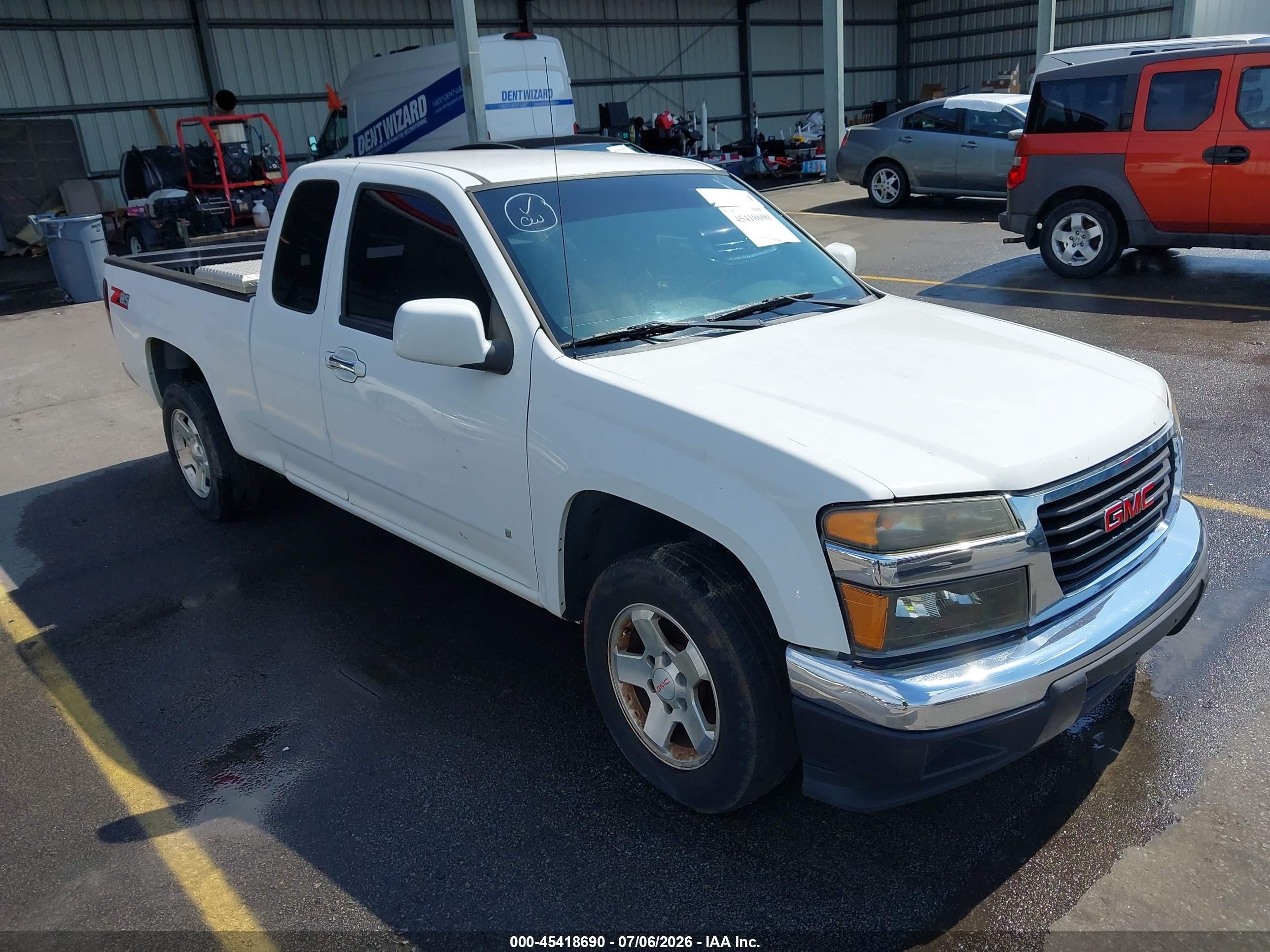 2009 GMC Canyon Work Truck, VIN 1GTCS199298109444 — Front end