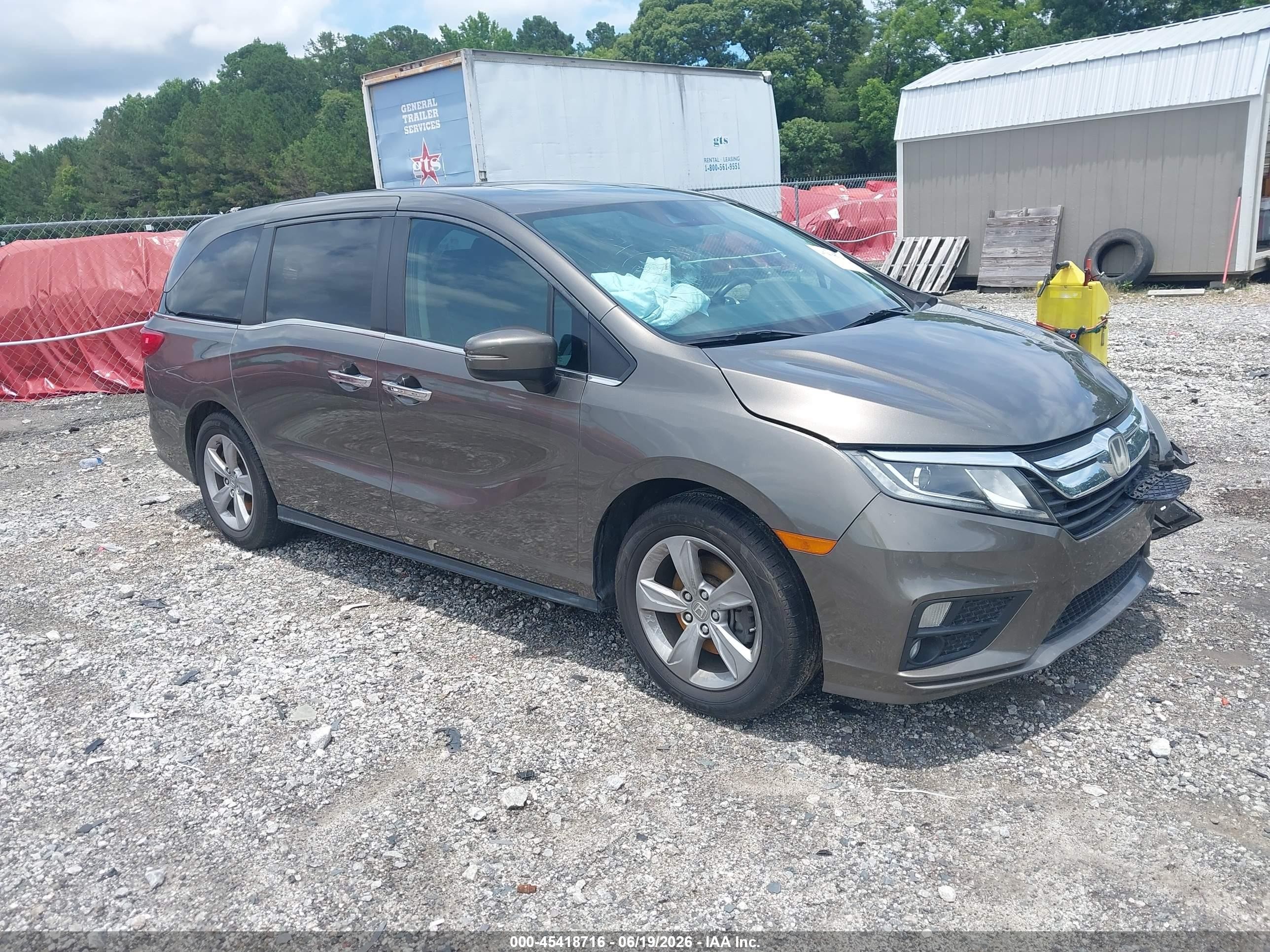 2019 Honda Odyssey EX-L, VIN 5FNRL6H78KB040799 — Front end