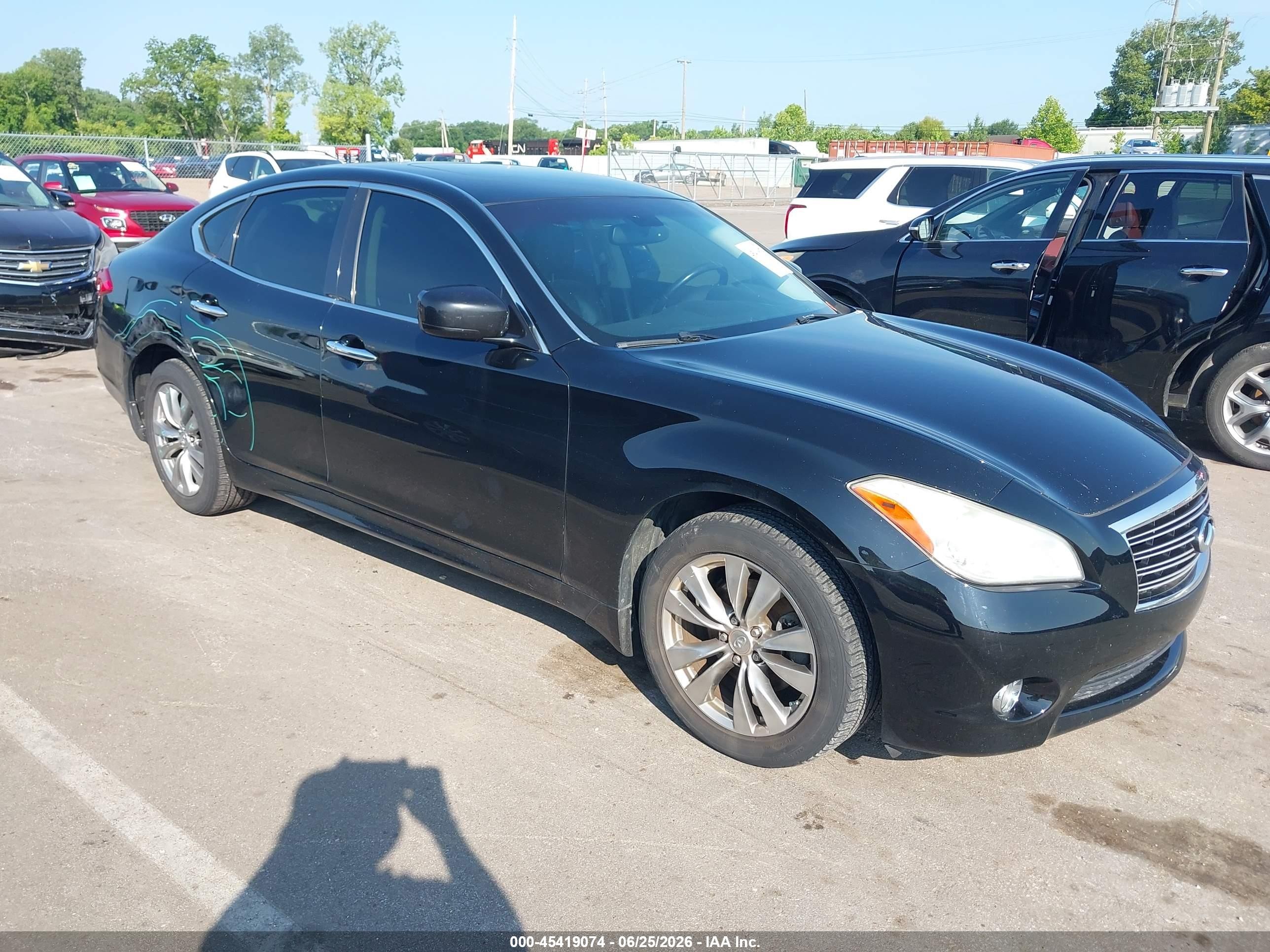 2012 Infiniti M, VIN JN1BY1AR9CM396109 — Rear end