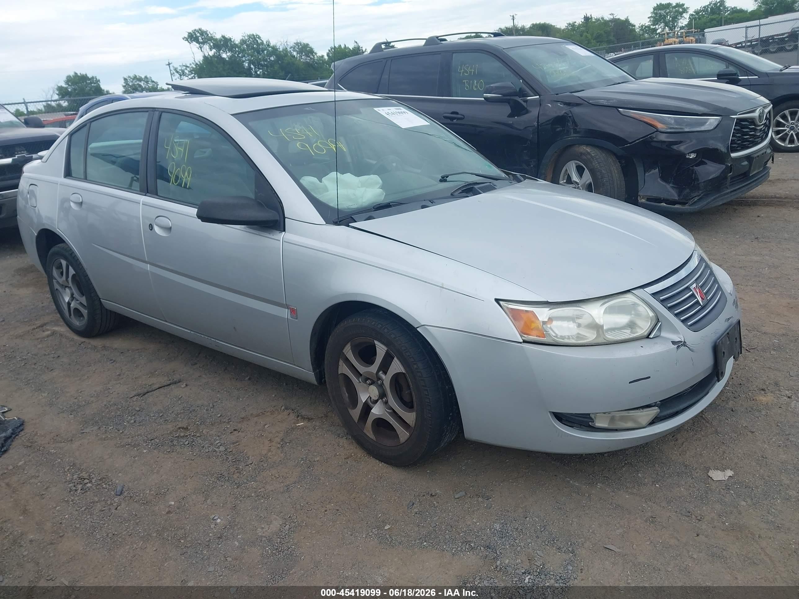 2005 Saturn ION ION 3, VIN 1G8AL52FX5Z143027 — Side