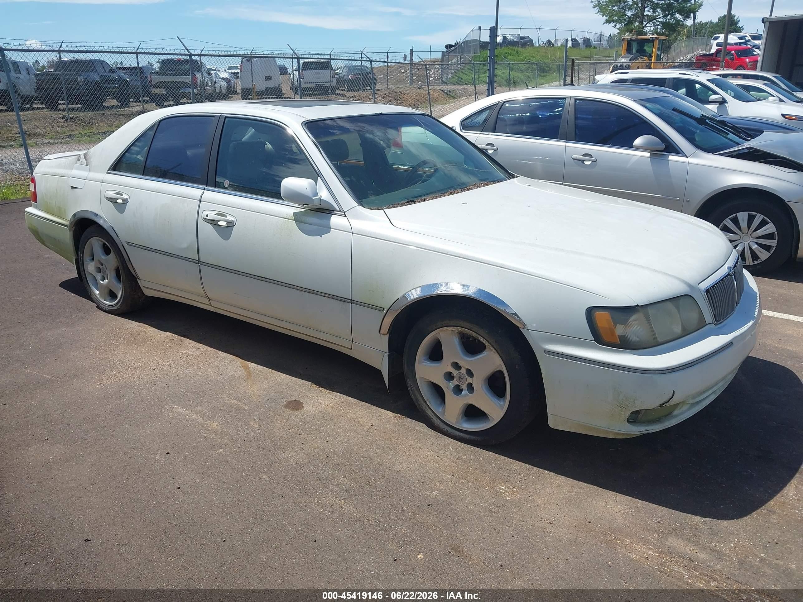 2000 Infiniti Q45, VIN JNKBY31A9YM302786 — Front end
