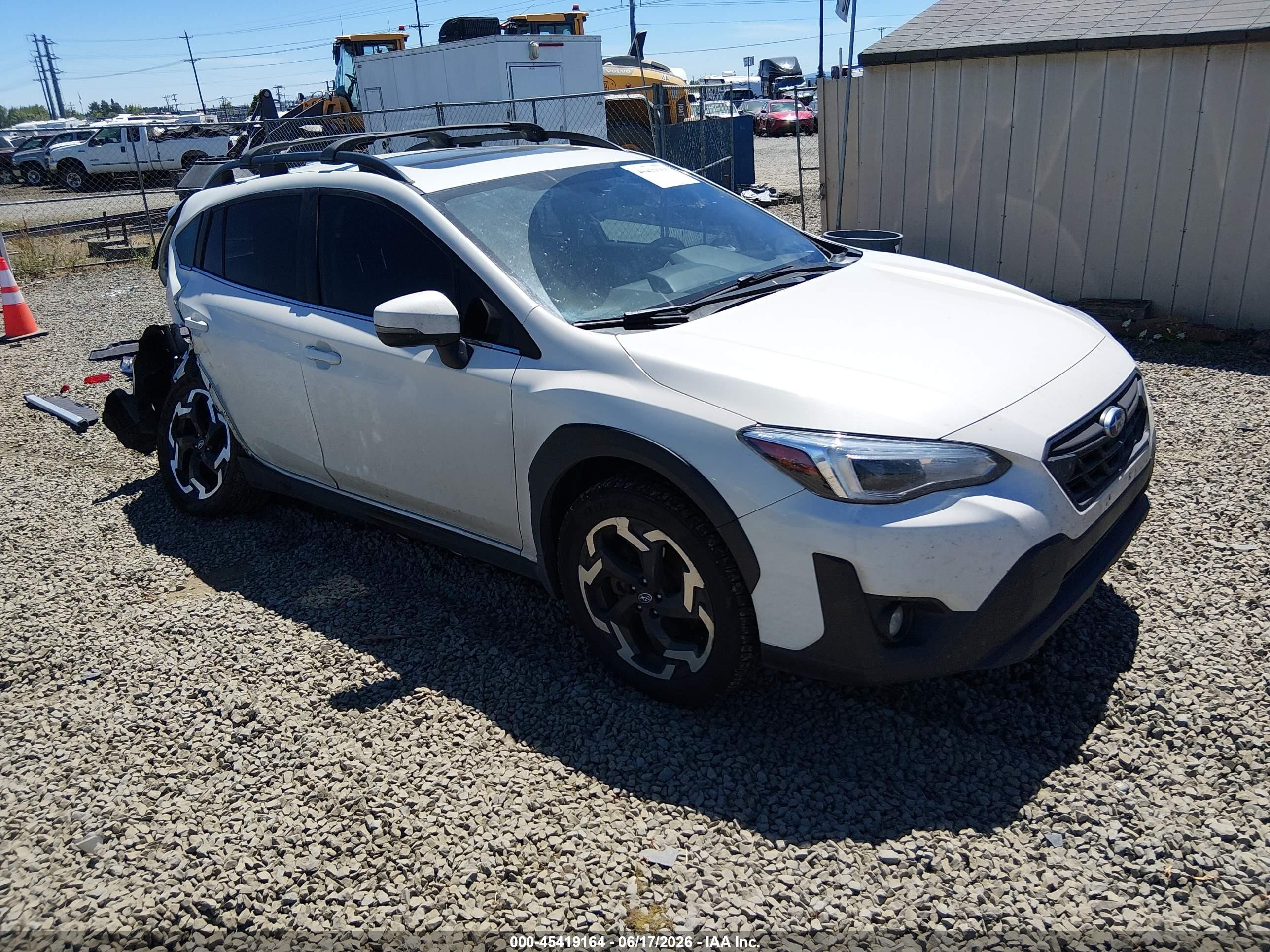 2022 Subaru Crosstrek Limited, VIN JF2GTHMC1N8272964 — Зад