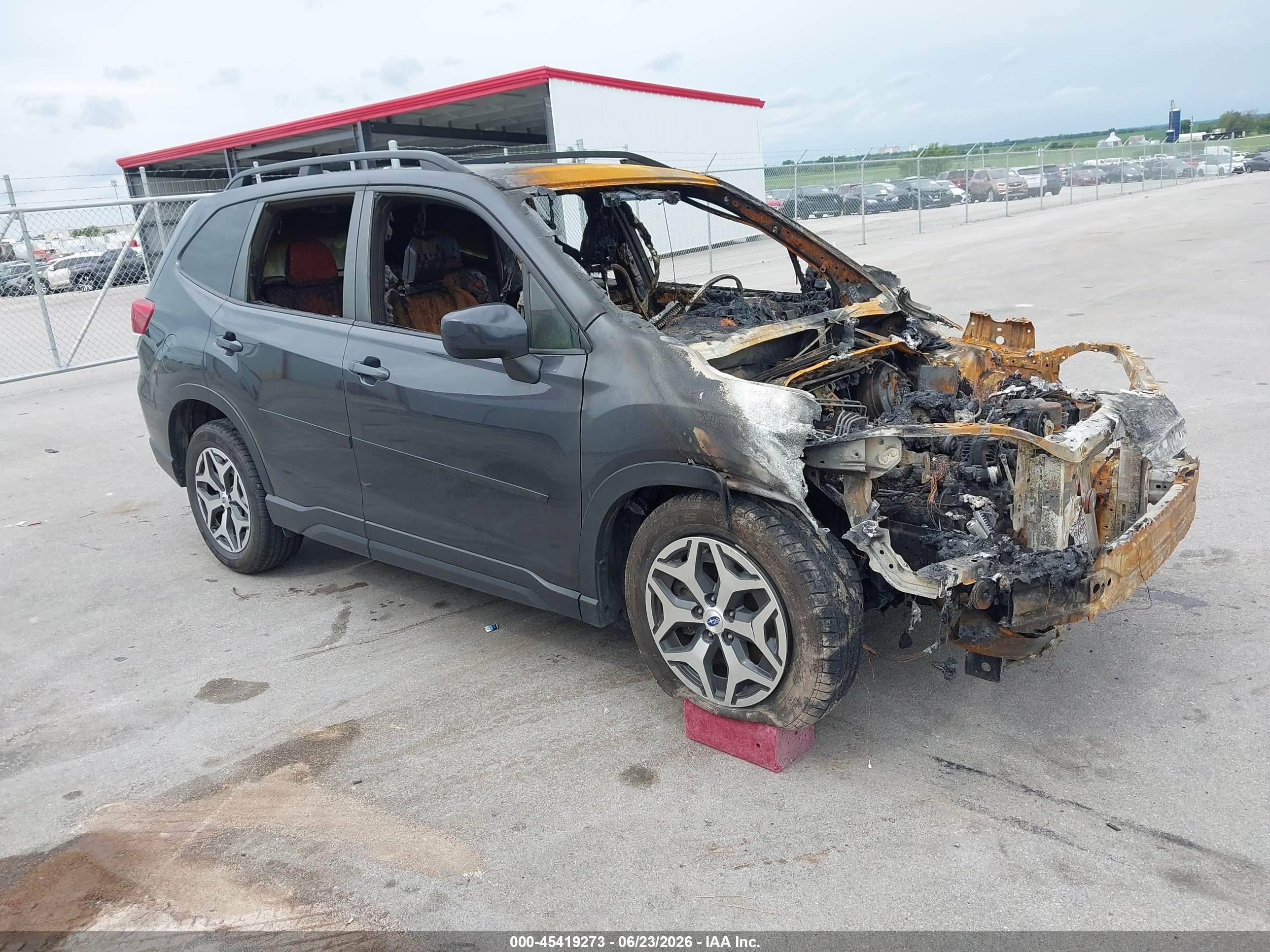 2019 Subaru Forester Premium, VIN JF2SKAGC4KH590587 — Engine fire