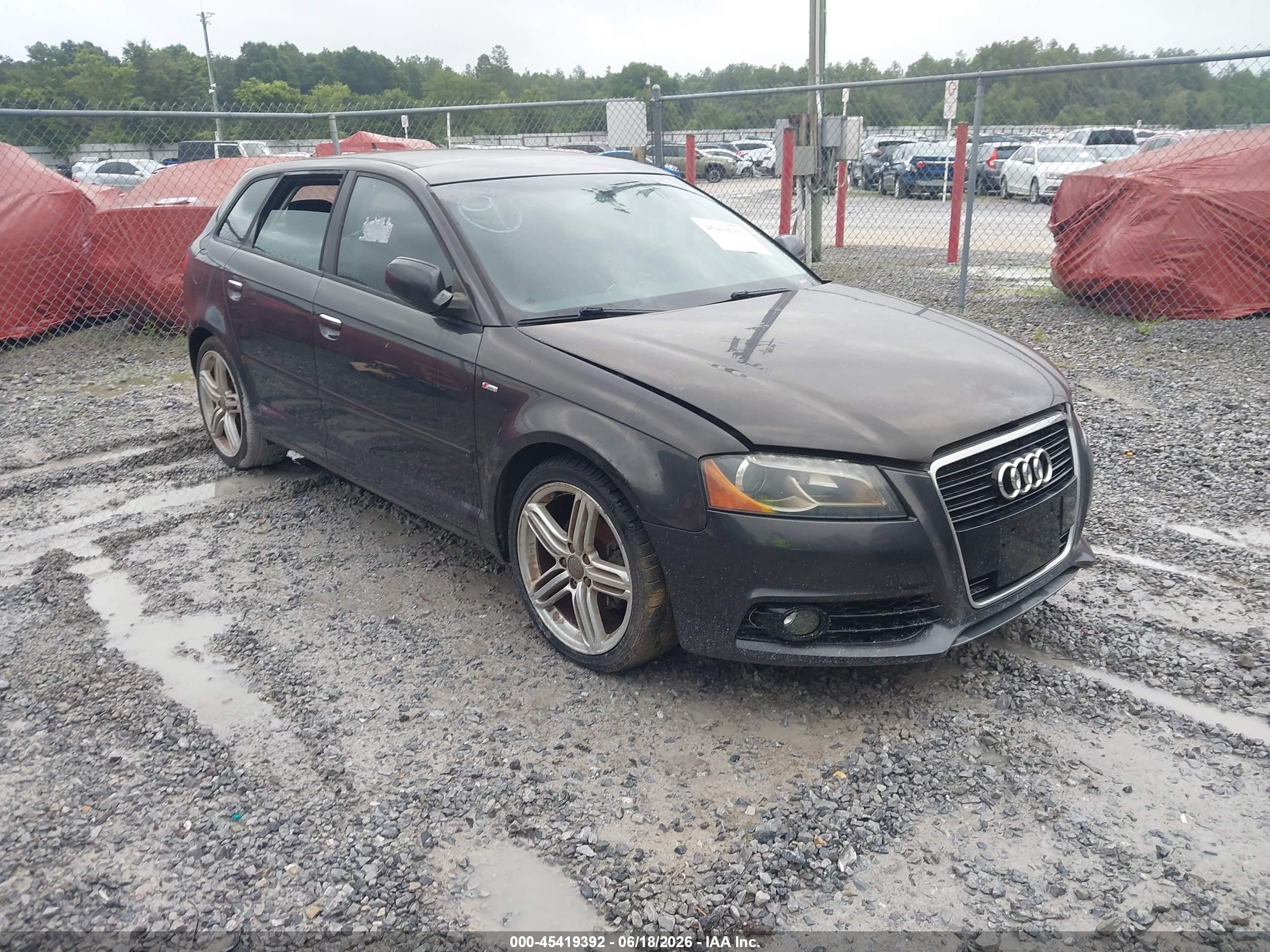 2013 Audi A3 Premium Plus, VIN WAUKJAFM7DA033452 — Не указано