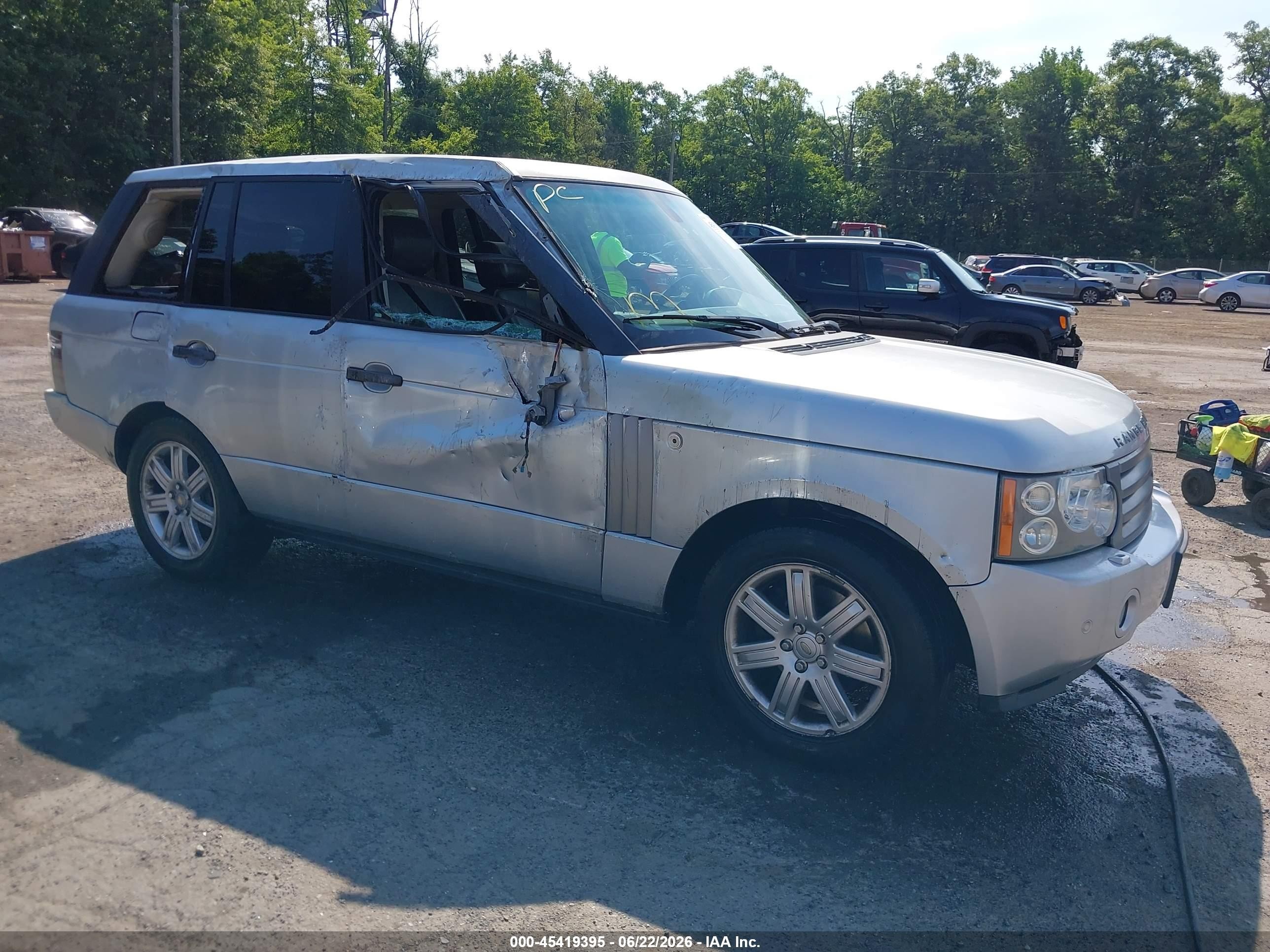 2007 Land Rover Range Rover HSE, VIN SALME15447A261469 — Бок