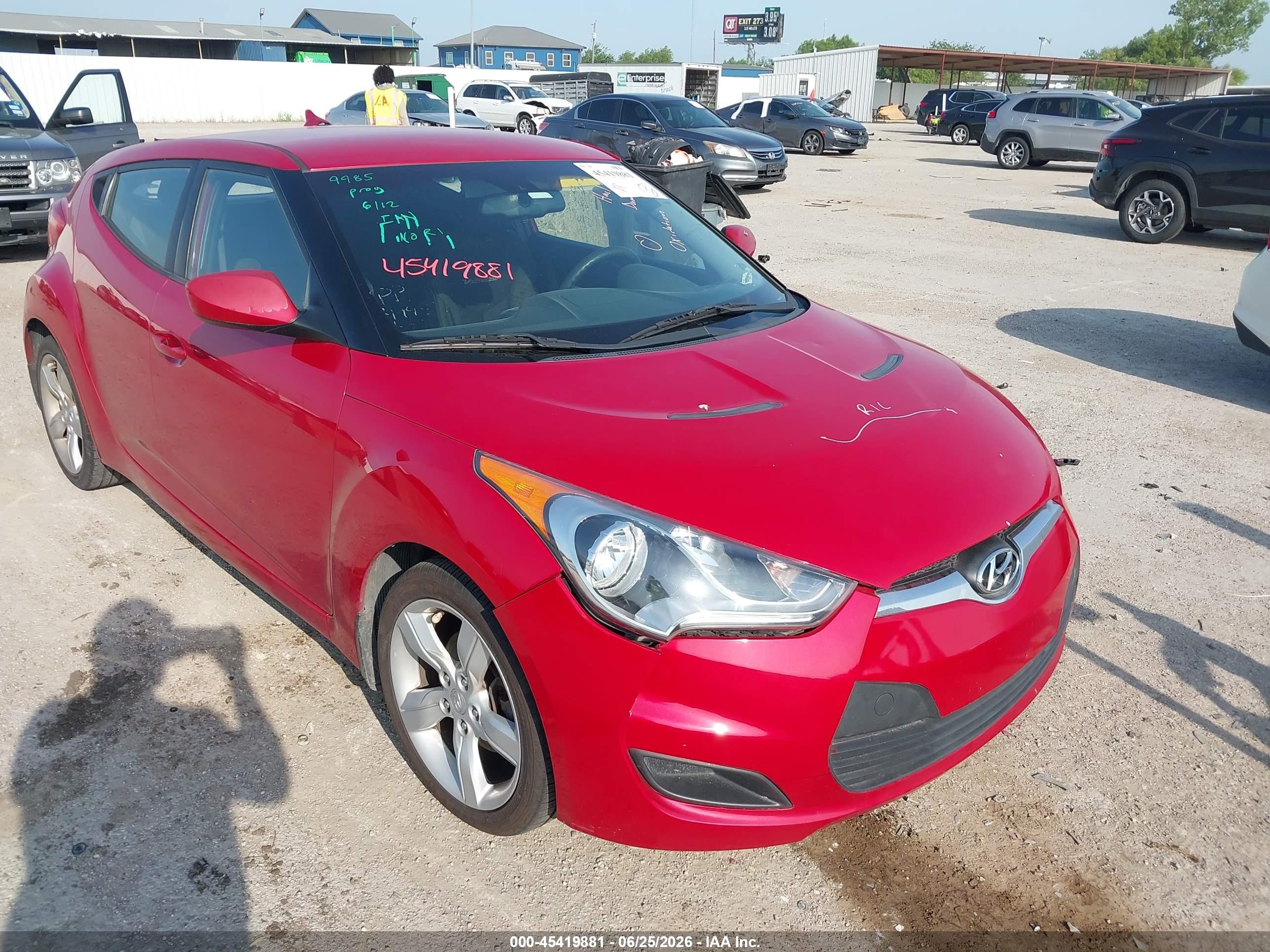 2013 Hyundai Veloster RE:MIX, VIN KMHTC6AD0DU126054 — Front end