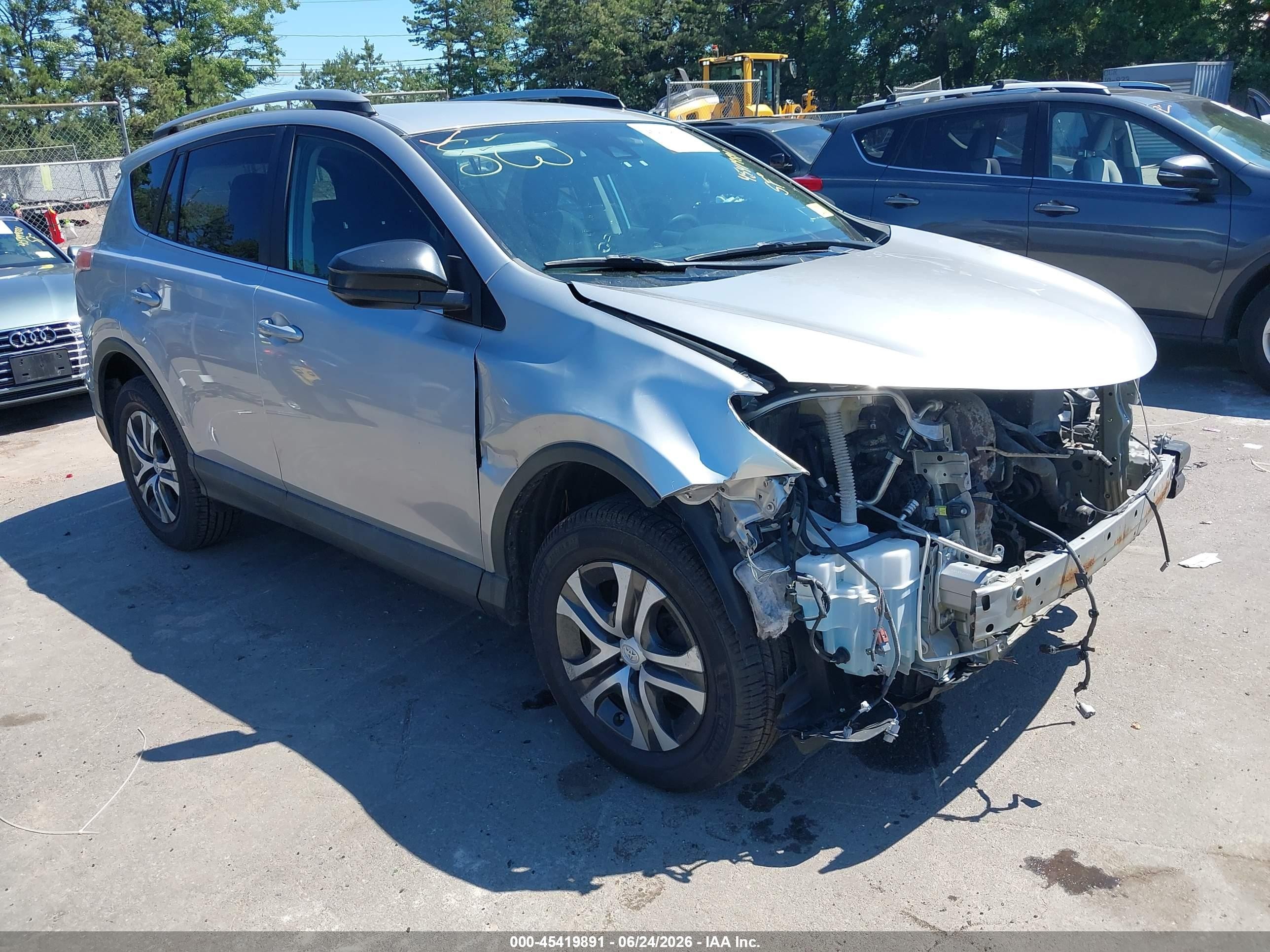 2017 Toyota RAV4 LE, VIN 2T3BFREV1HW581273 — Front end