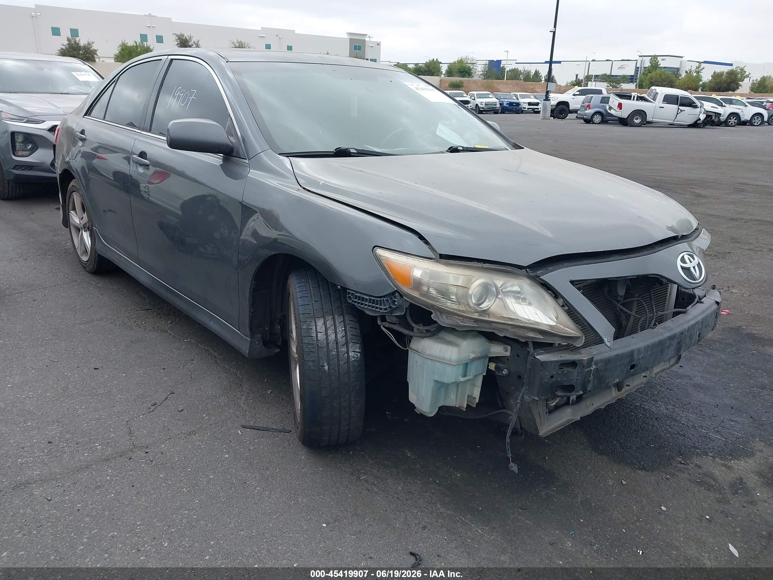 2011 Toyota Camry SE, VIN 4T1BF3EK6BU232211 — Front end