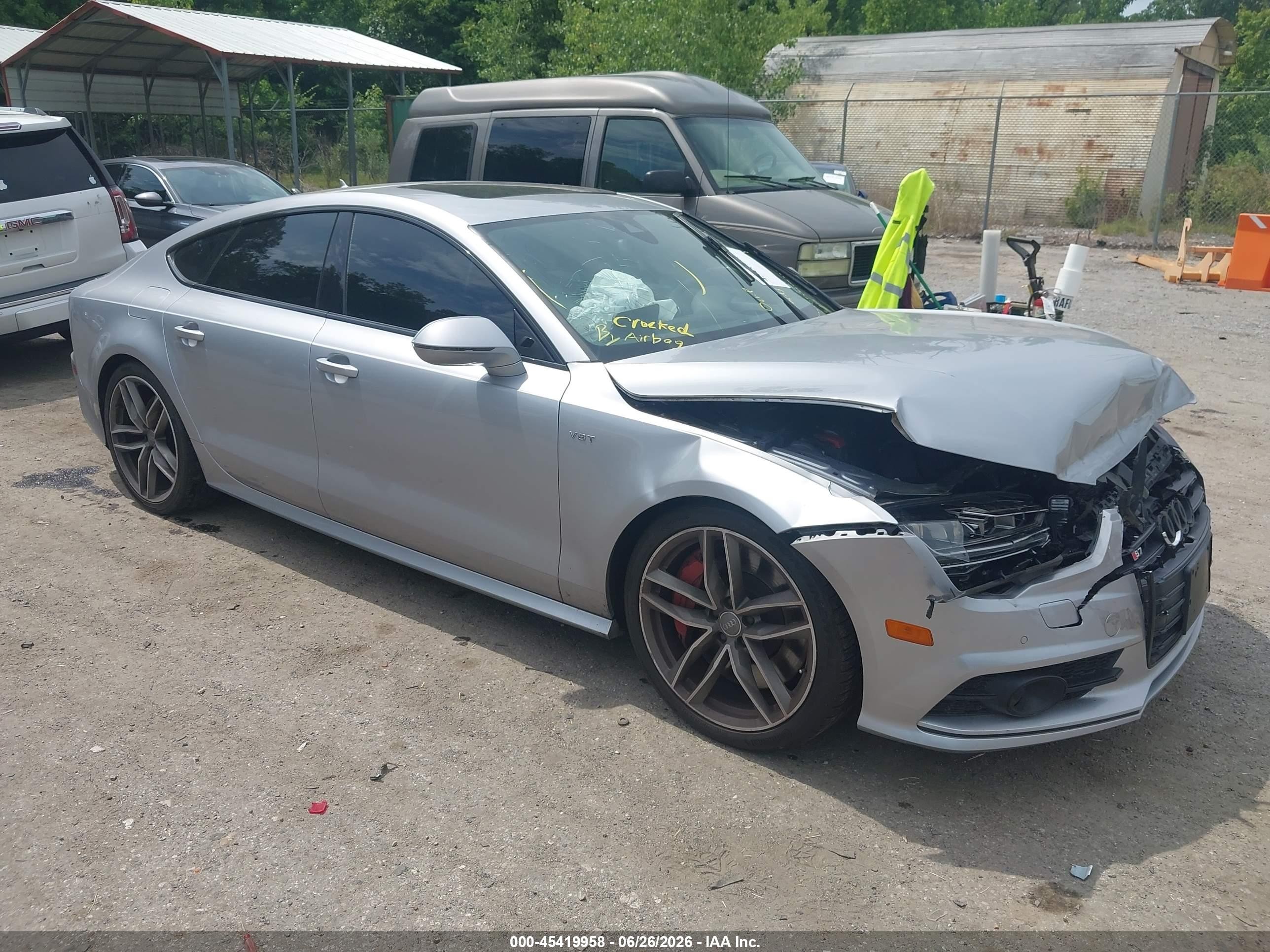 2016 Audi S7, VIN WAUW2AFC0GN047535 — Front end