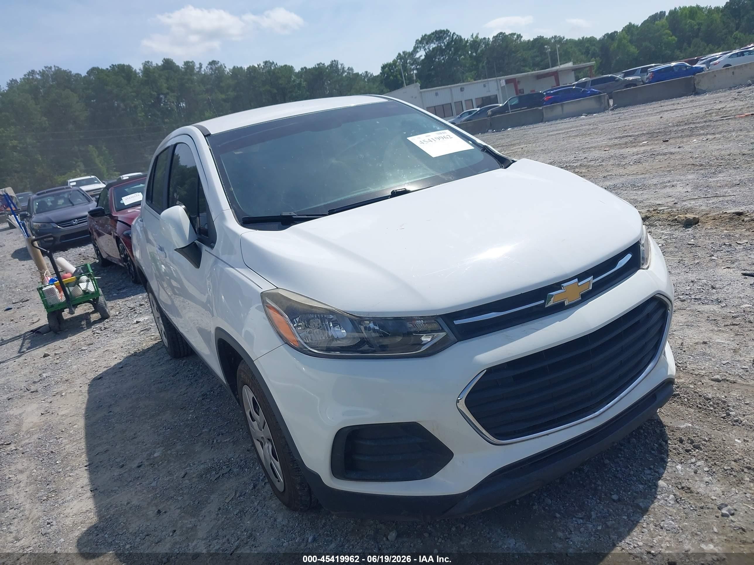 2017 Chevrolet Trax LS, VIN 3GNCJKSB5HL200043 — Front end