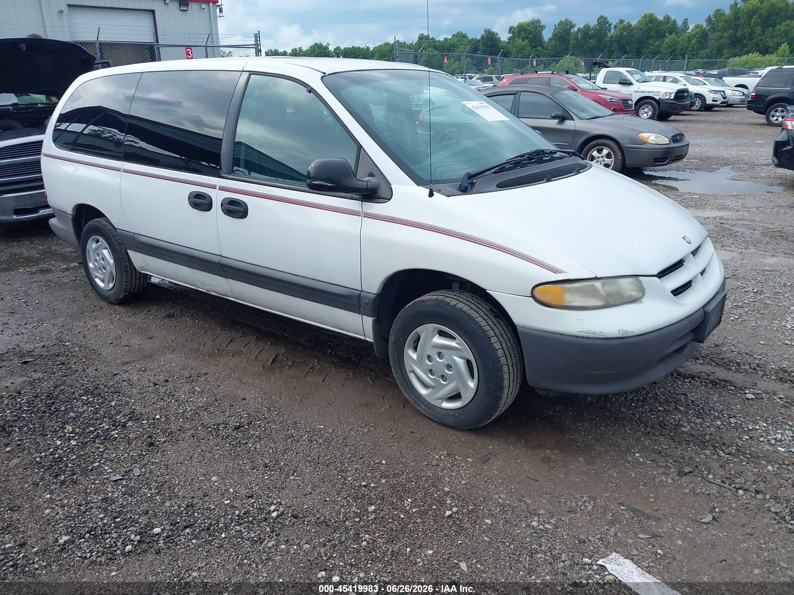 1997 Dodge Caravan Sport, VIN 2B4GP4435VR407098 — Normal wear